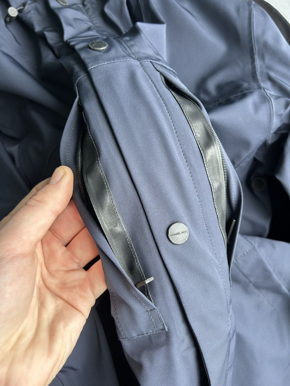 Michael Kors Michael Kors Nylon Jacket Men’s Size M Gorpcore Style Size US M / EU 48-50 / 2 - 6 Thumbnail