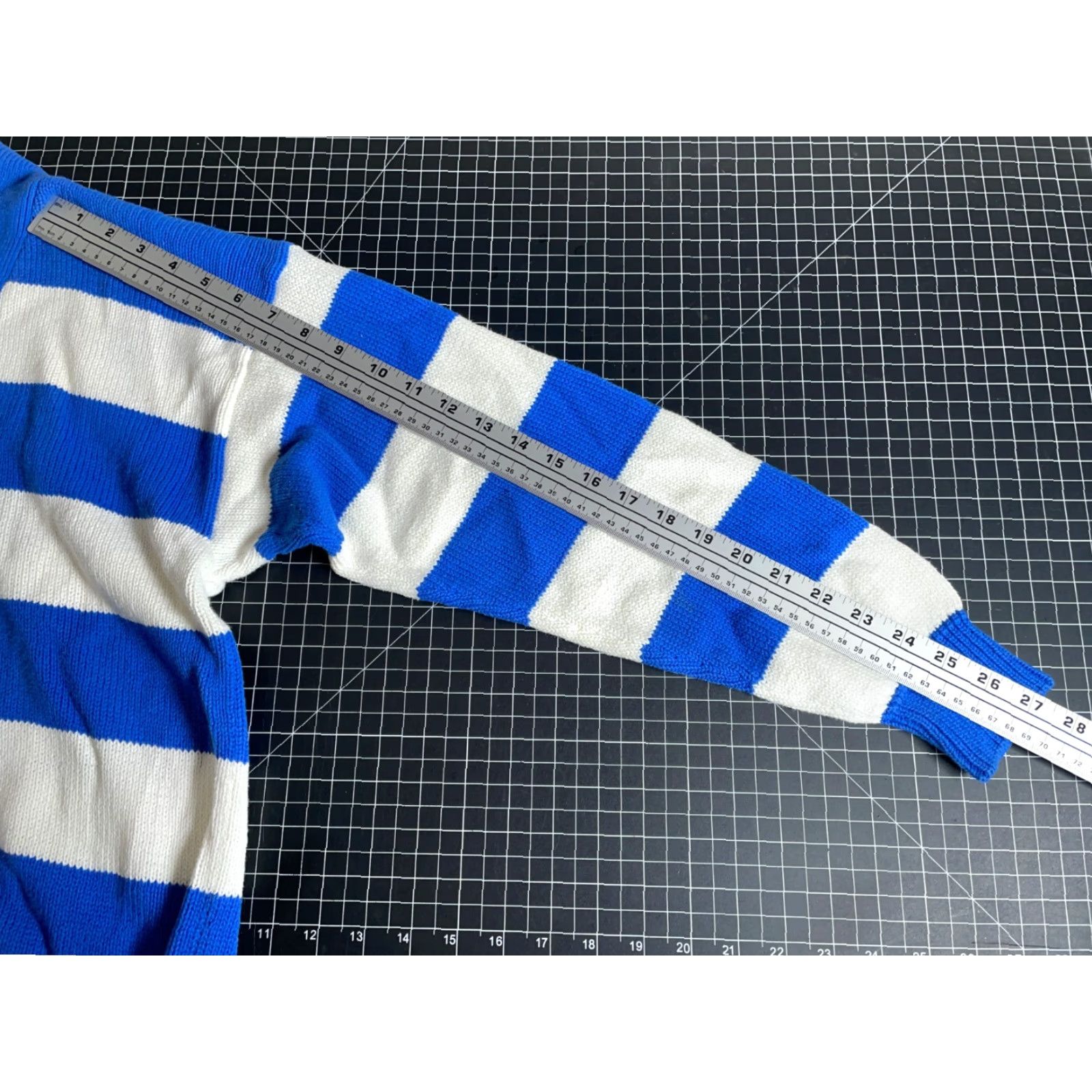 Izod VINTAGE Izod Club Sweater Women's L Blue White Striped V-Neck 100% Cotton Knit Pullover Casual 90s Hipster Retro Womens Size L / US 10 / IT 46 - 7 Thumbnail