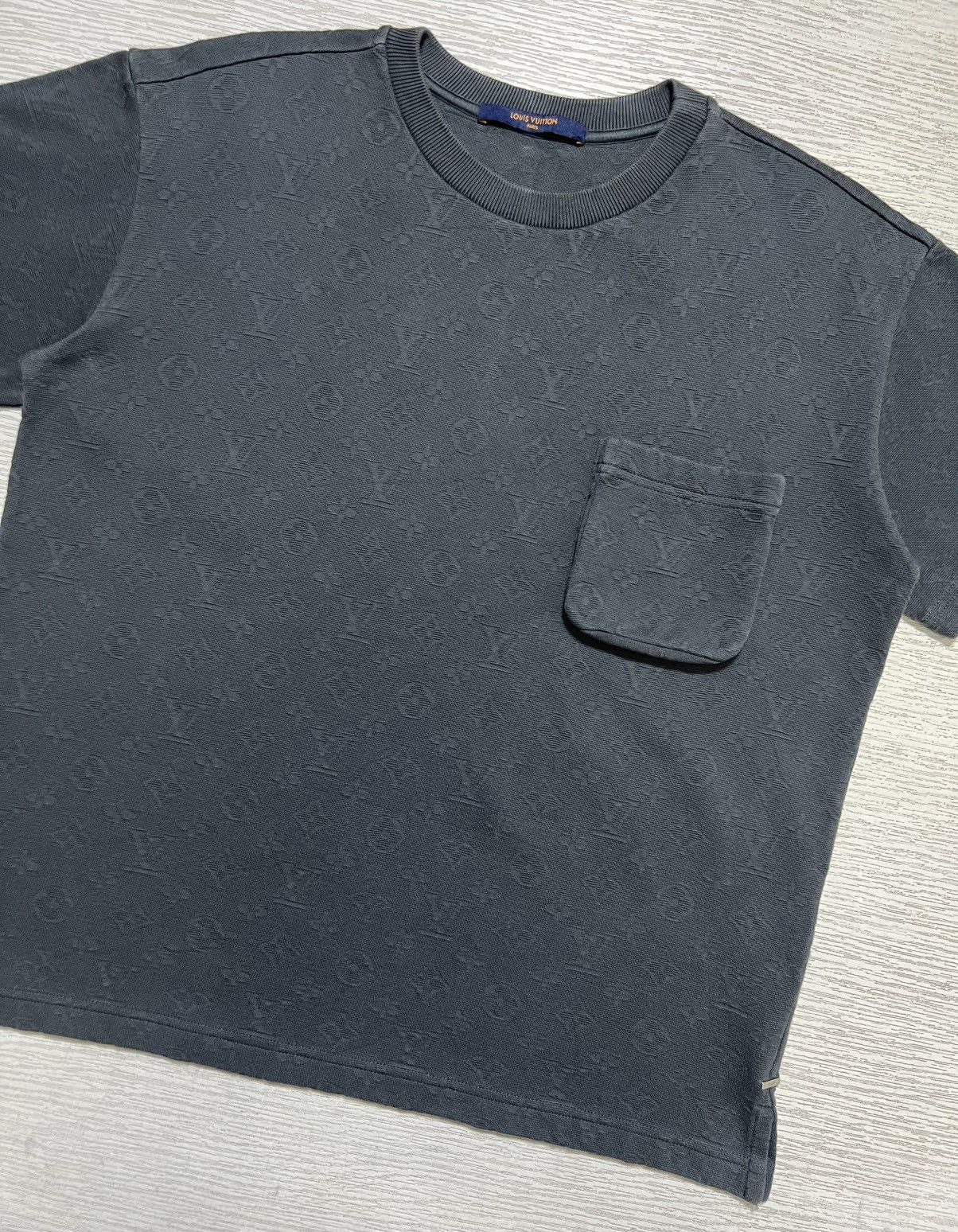 Louis Vuitton Louis Vuitton - 3D Pocket Monogram T-Shirt Size US XS / EU 42 / 0 - 3 Thumbnail