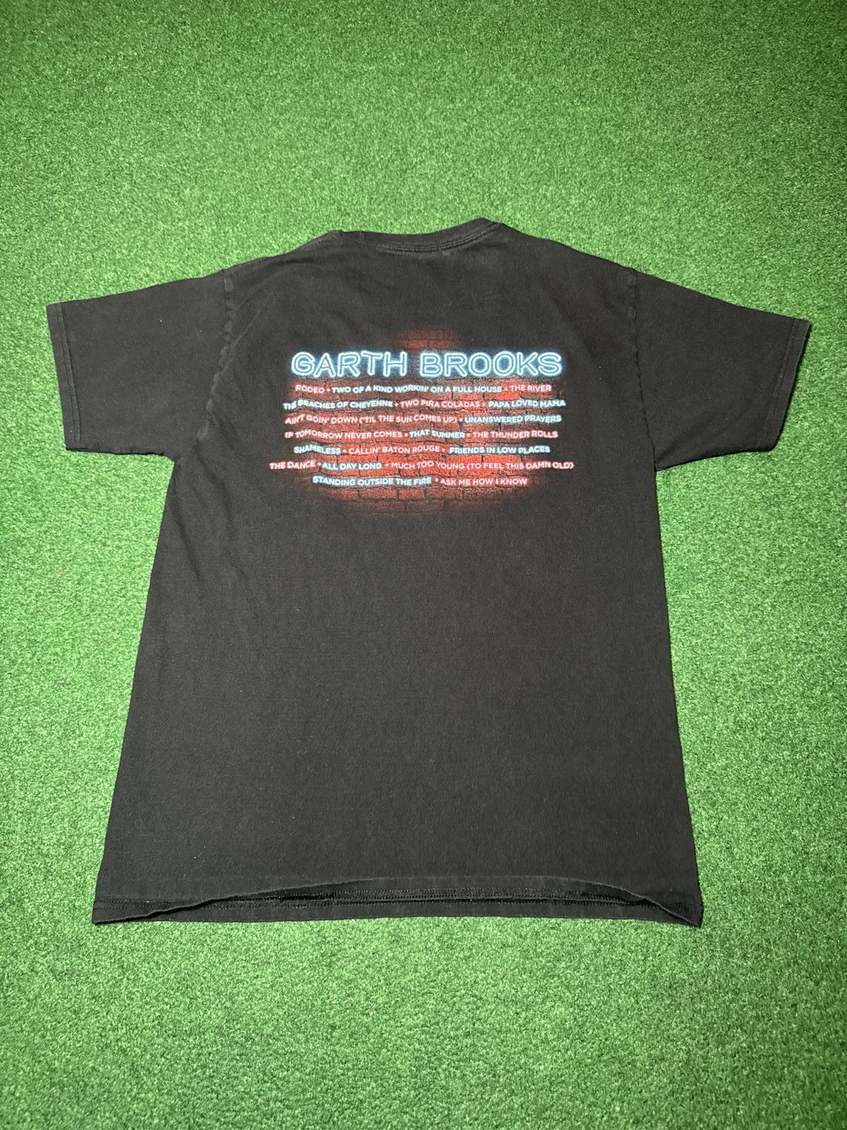 Band Tees Garth Brooks All Day Long Concert Country Music T Shirt Size US M / EU 48-50 / 2 - 3 Thumbnail