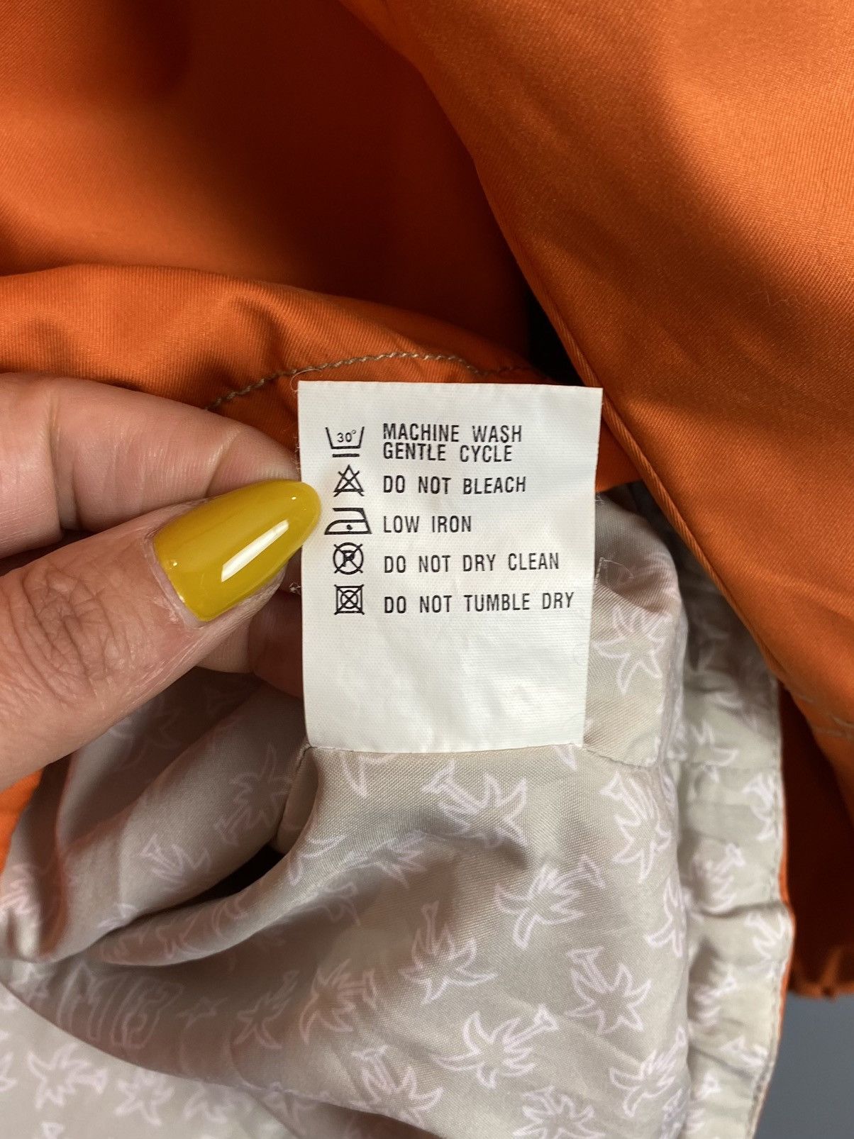 Bogner Bogner Ski Jacket Full Zip Long Sleeve Size Medium orange Size US M / EU 48-50 / 2 - 11 Thumbnail
