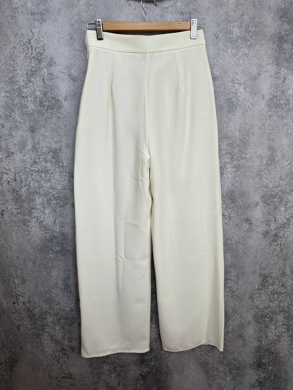 Other Day Meets Night Ivory Lace Vest & Wide Leg Pants Set Elegant Size 28" / US 6 / IT 42 - 3 Thumbnail