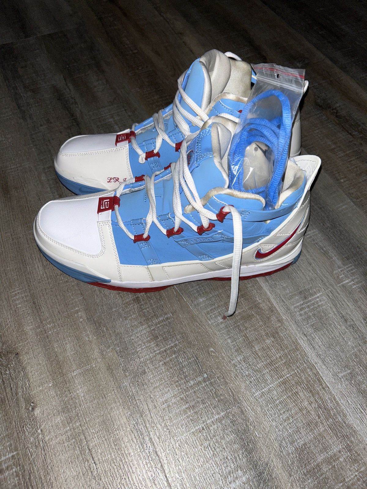 Nike Nike LeBron zoom 3 Size 10.5 Size US 10.5 / EU 43-44 - 3 Thumbnail