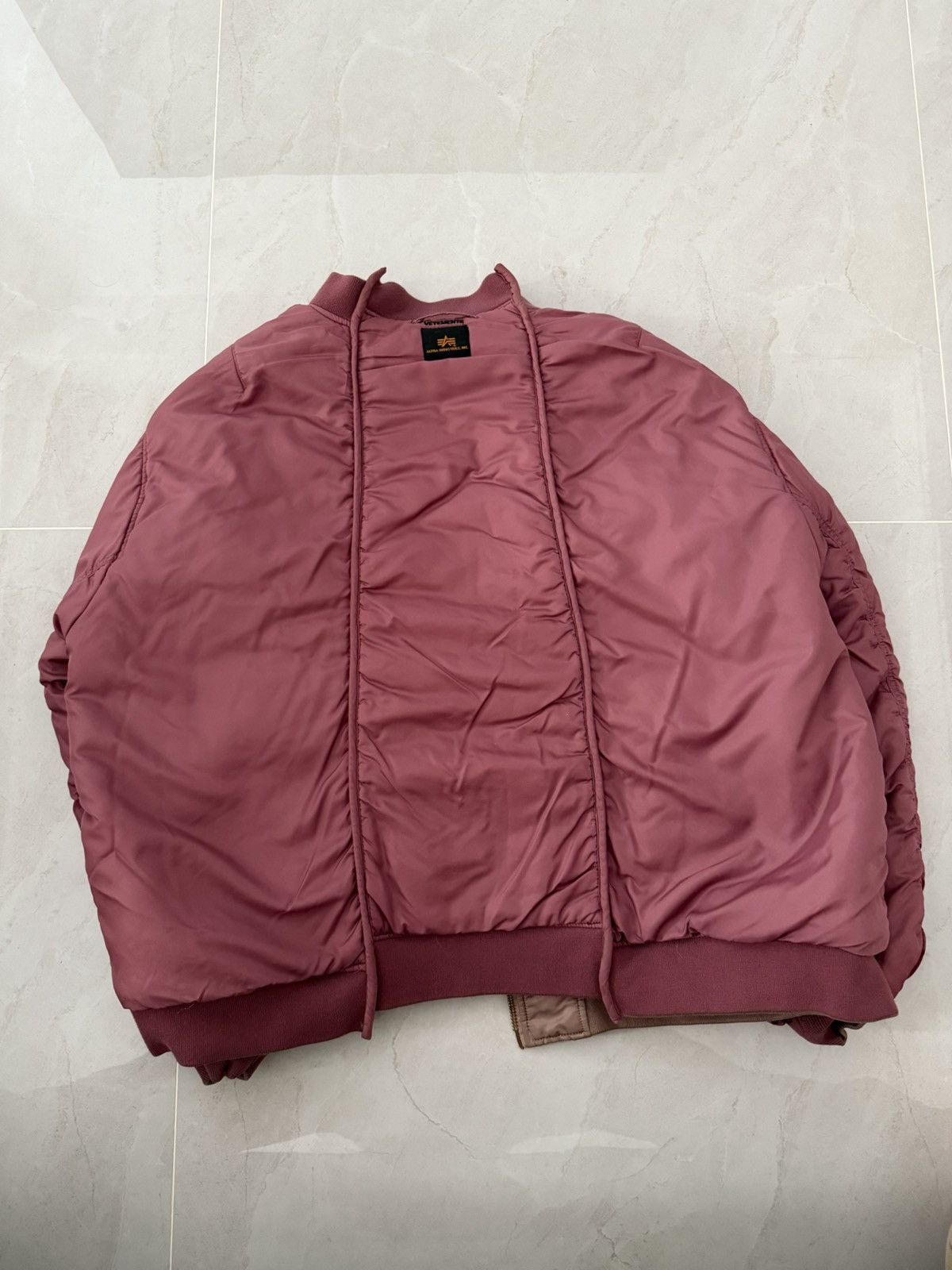 Vetements Vetements AW17 Rose Reversible Deconstructed Alpha Bomber Size US S / EU 44-46 / 1 - 4 Thumbnail