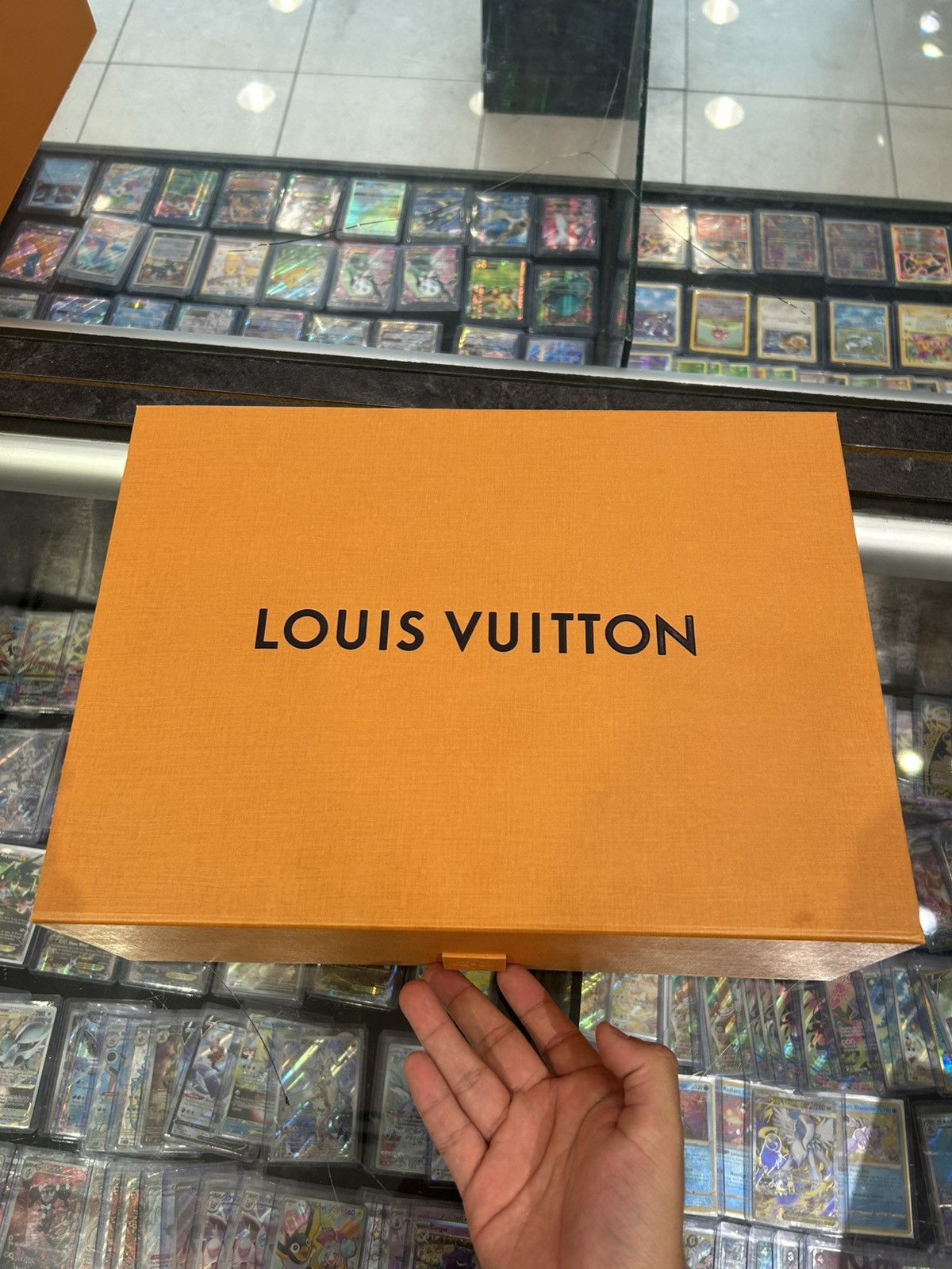 Louis Vuitton Louis vuitton trainer 2 white gold Size US 8.5 / EU 41-42 - 12 Thumbnail