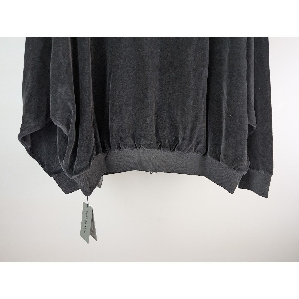 Balenciaga o1rshd1 Oversized Zip-Up Hoodies in Black/White Size US M / EU 48-50 / 2 - 11 Thumbnail