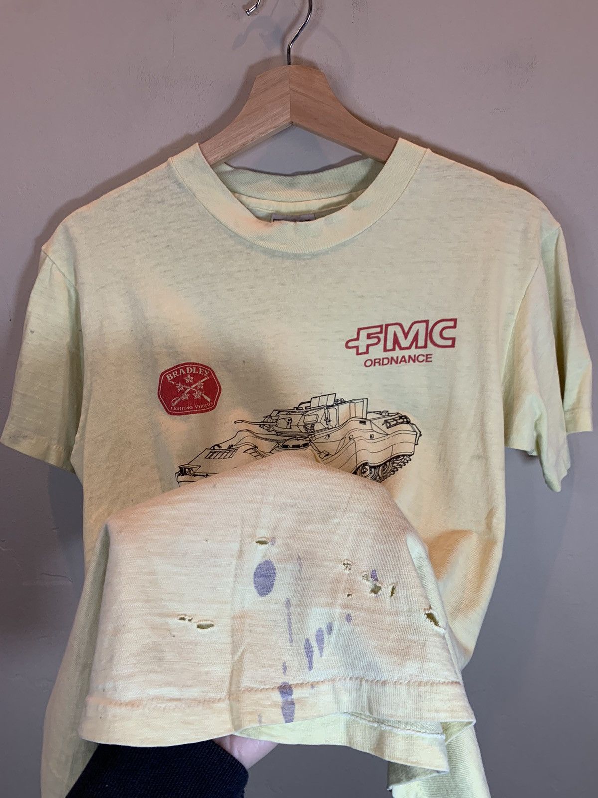 Vintage *RARE* Vintage 70’s FMC Ordnance Bradley Tank Art T-Shirt Size US M / EU 48-50 / 2 - 5 Thumbnail