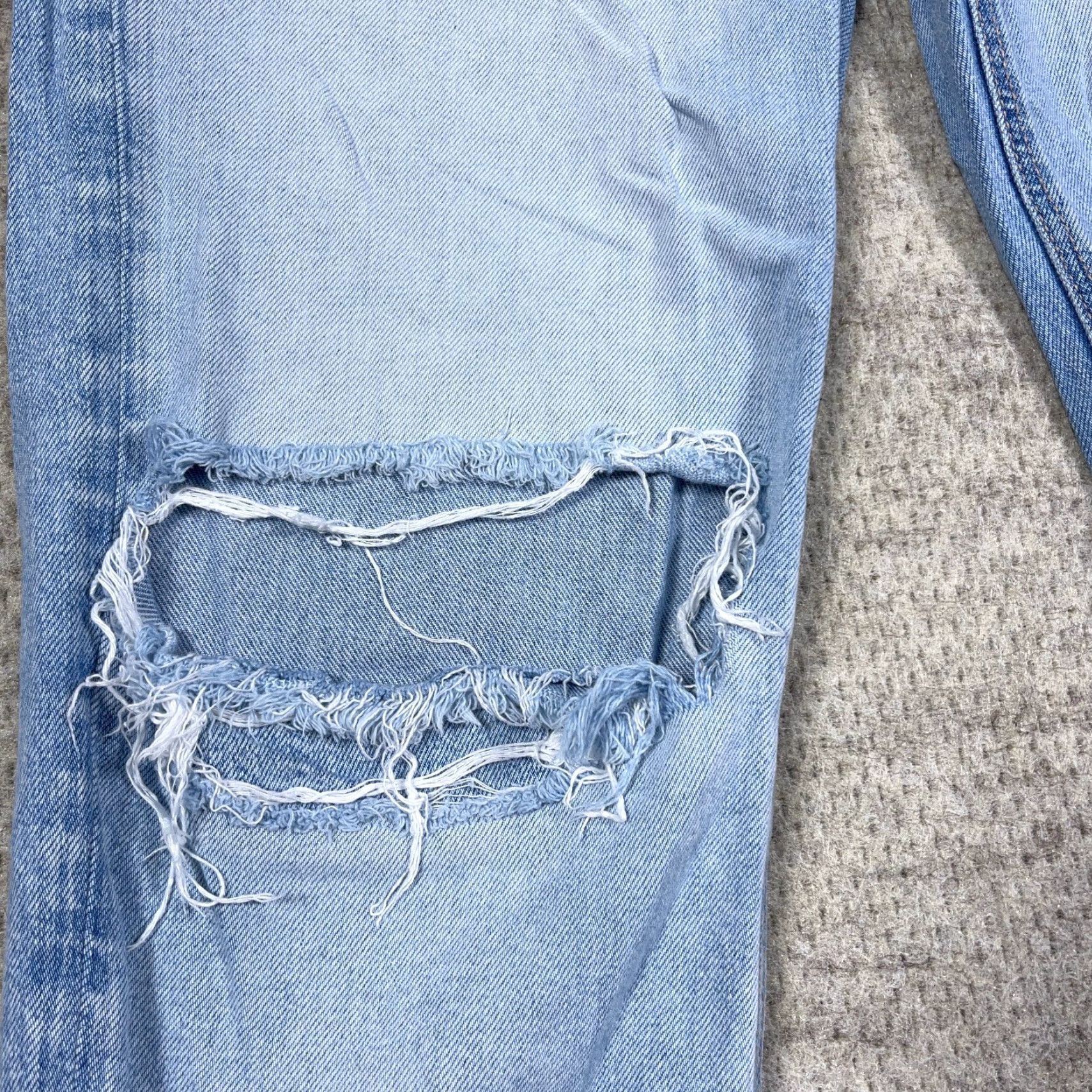 American Eagle Outfitters VINTAGE American Eagle Outfitters Jeans, 8 Long, Mom, High Rise, Blue Denim Distressed, 28x28, 5-Pocket, Regular Fit, Cotton Blend, Button Zip, Womens Size 30" / US 8 / IT 44 - 7 Thumbnail