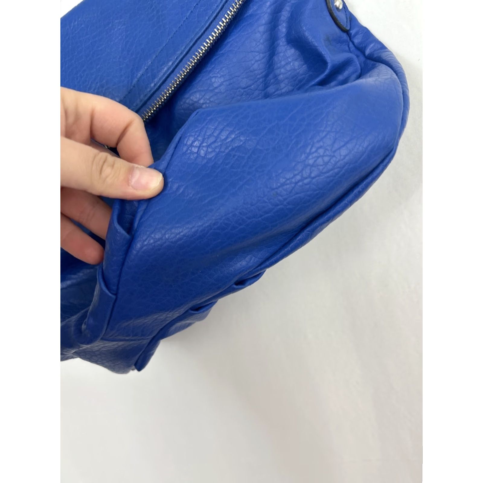 Juicy Couture Juicy Couture Crossbody Handbag Royal Blue Metallic Accents Large Leather Faux Leather Gold Crossbody Strap Women Size ONE SIZE - 7 Thumbnail
