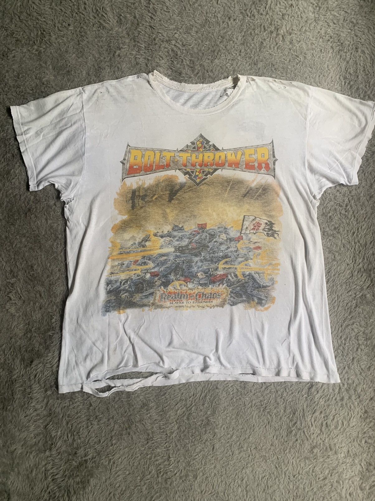 Band Tees Vintage Thrashed Erd Grunge Bolt Thrower Realm Of Chaos Tee Size US L / EU 52-54 / 3 - 1 Thumbnail