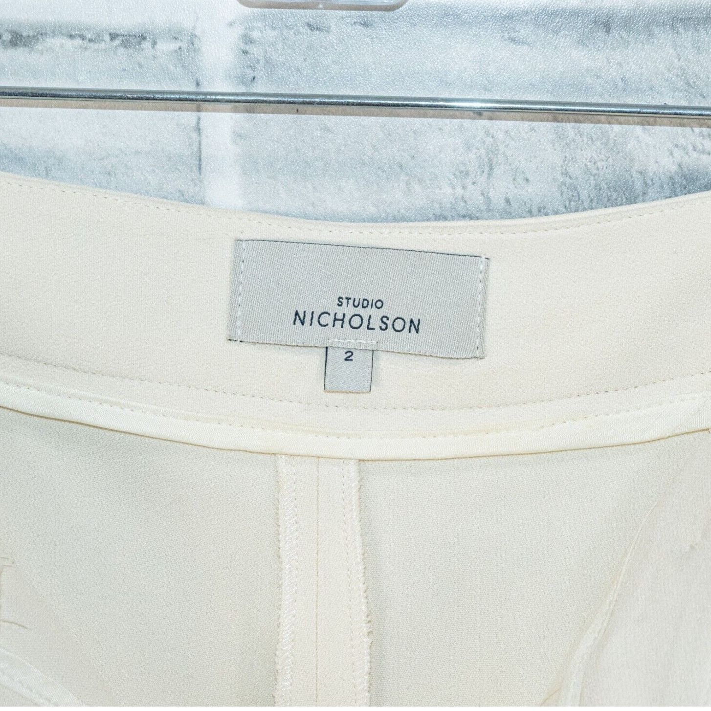 Studio Nicholson STUDIO NICHOLSON Pleated Cropped high Rise Trouser Cream Size 26" / US 2 / IT 38 - 3 Thumbnail