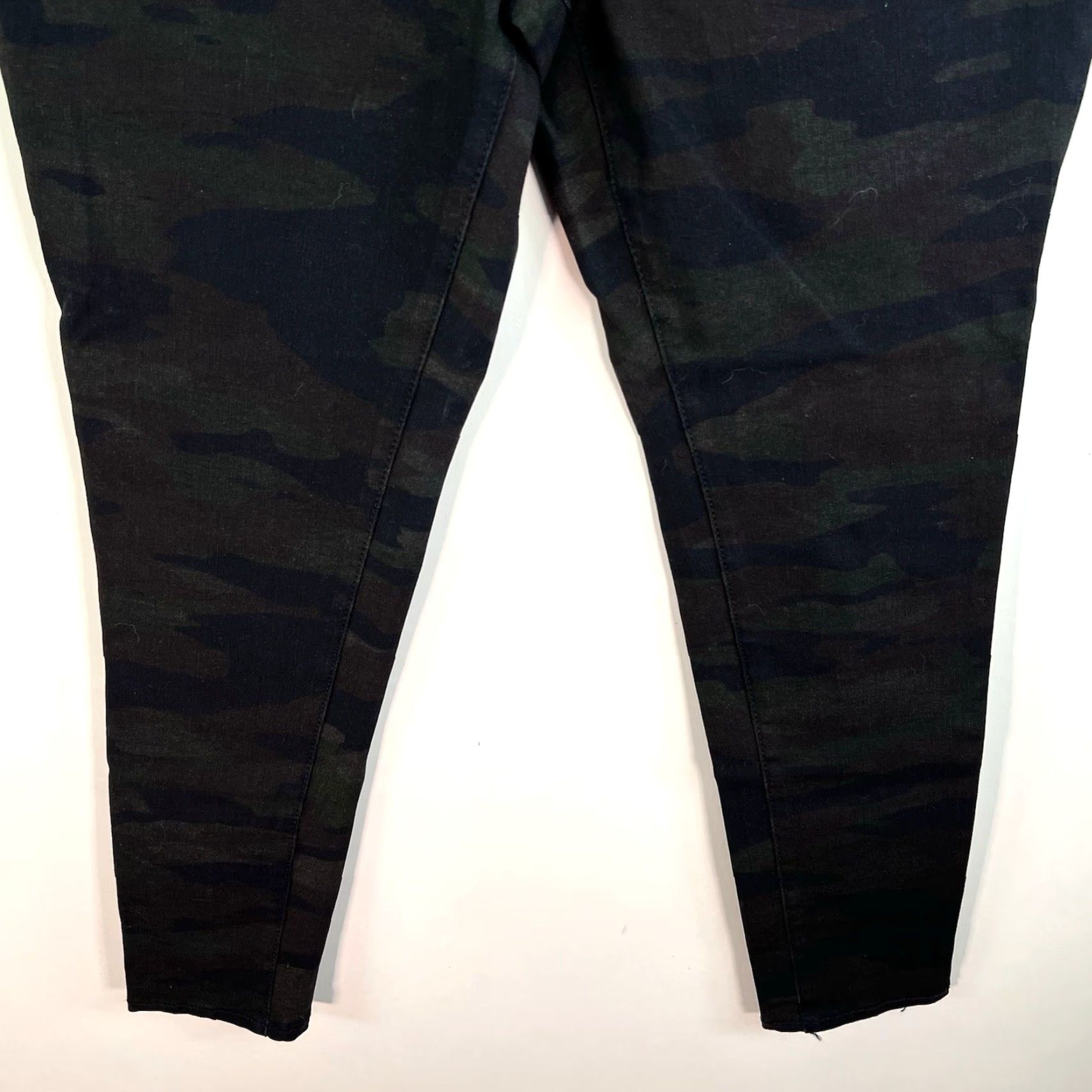 Vintage Time & Tru Jeans Womens High Rise Curvy Button Fly Camo Denim 10 31X29 Vintage No 90s Army Camouflage Pockets Stretch Dark Wash Size 32" / US 10 / IT 46 - 4 Thumbnail