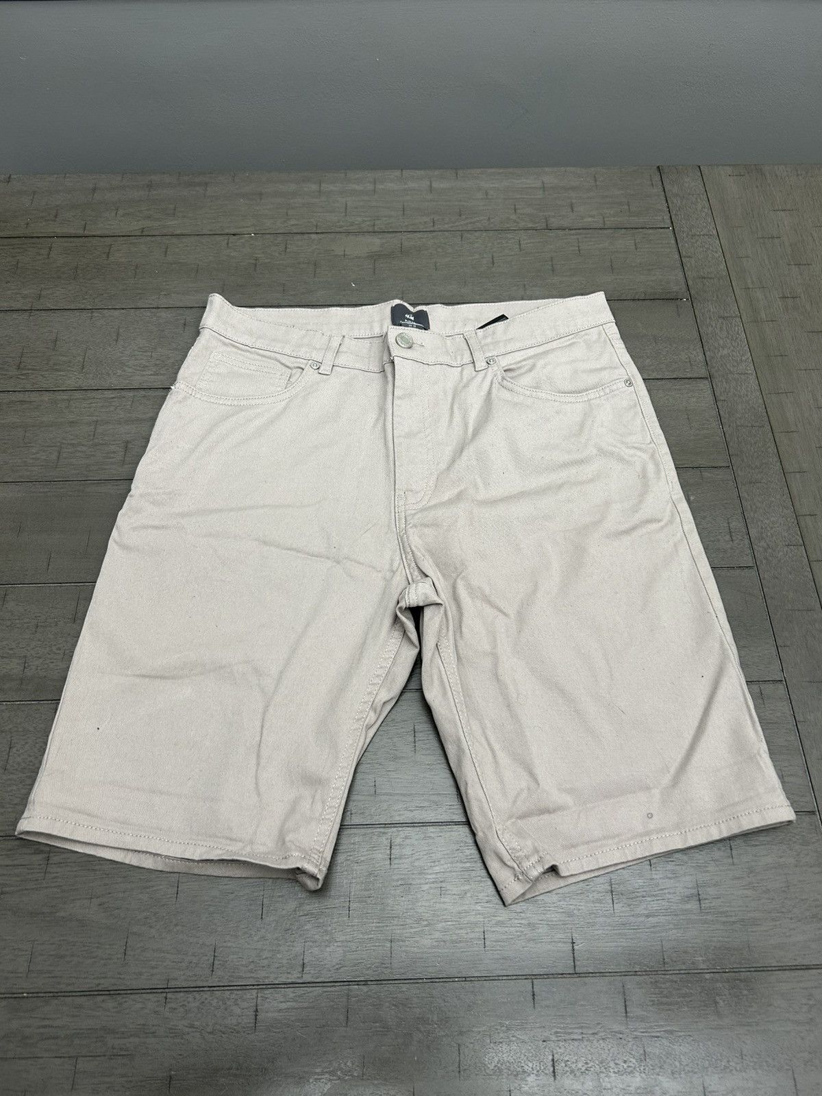 H&M Tan H&M Slim Fit Shorts Size US 32 / EU 48 - 1 Thumbnail