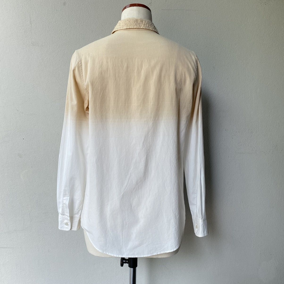 Issey Miyake ISSEY MIYAKE Beige to White Ombre Shirt Size XS / US 0-2 / IT 36-38 - 2 Thumbnail