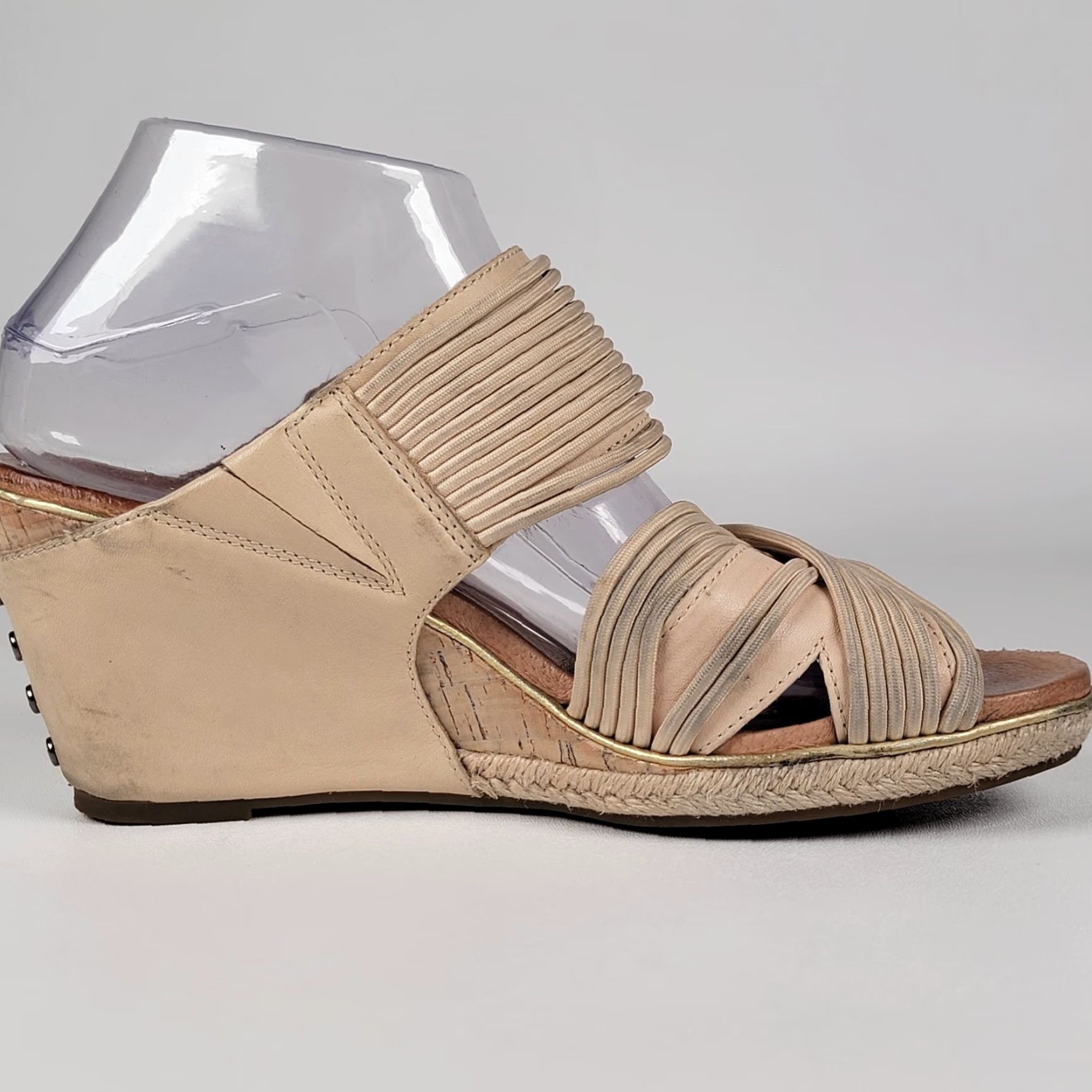 Ugg UGG Hilarie Wedge Sandals Beige US 8 / 39 EU Slip On Leather Sandal Women Womens Summer High Wedge Pattern Solid Australia Theme Size US 6 / IT 36 - 6 Thumbnail