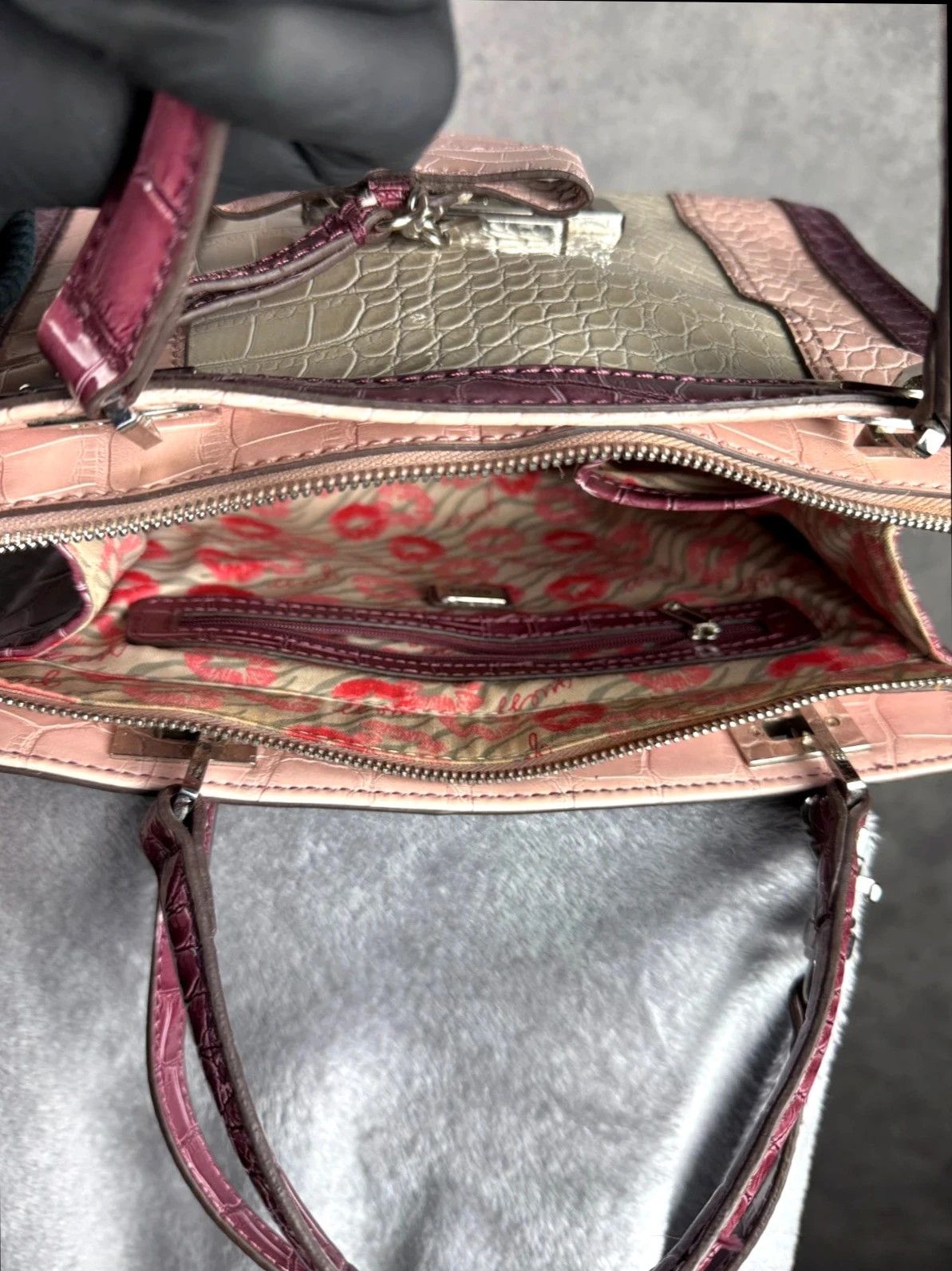 Guess Guess Handbag Pink Purple Croc Pattern Buckle Size ONE SIZE - 10 Thumbnail