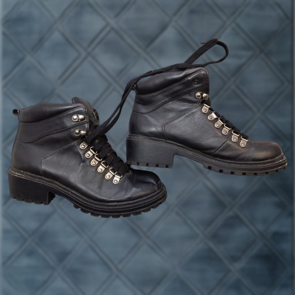 Vintage UNIONBAY Boss Boots Womens 9 Black Ankle Combat Lug Sole Block Heel Men’s? Womens Size US 9 / IT 39 - 1 Thumbnail