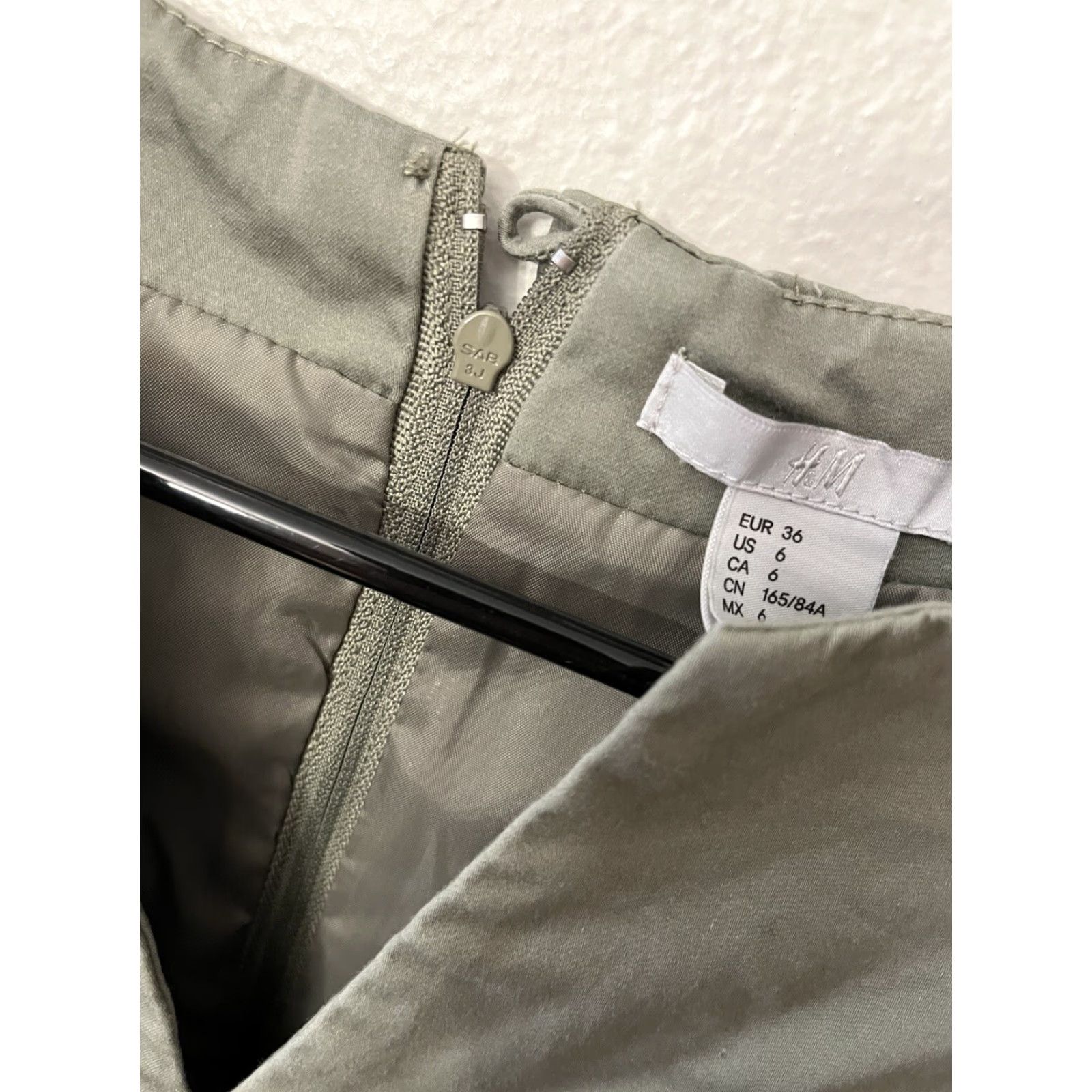 H&M H&M Sleeveless Back Zip Buttons Stretch Olive Green Sheath Dress Women's Size 6 Size M / US 6-8 / IT 42-44 - 2 Thumbnail