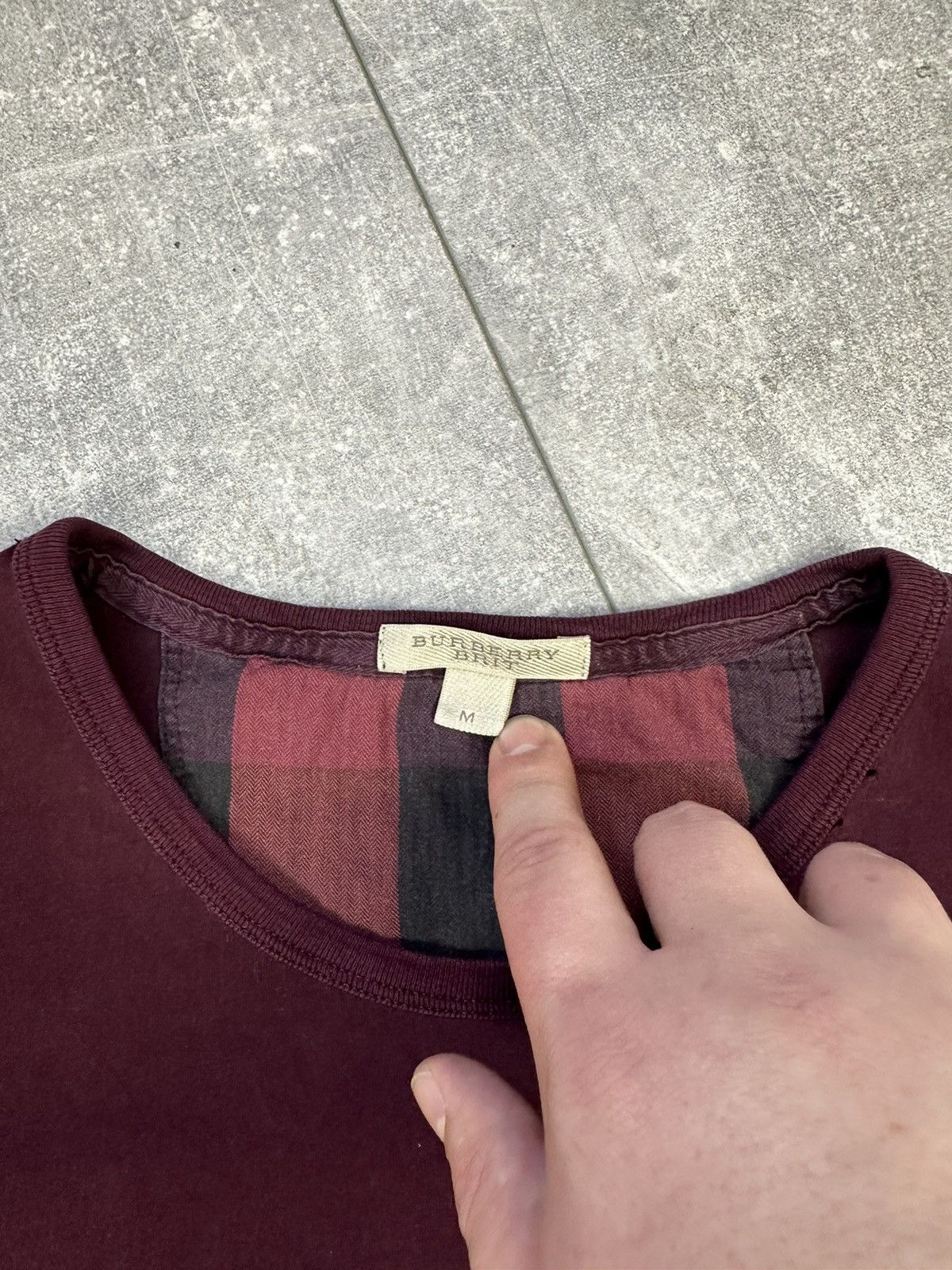 Burberry Burberry Brit Burgundy Small Logo Tee Size US M / EU 48-50 / 2 - 5 Thumbnail