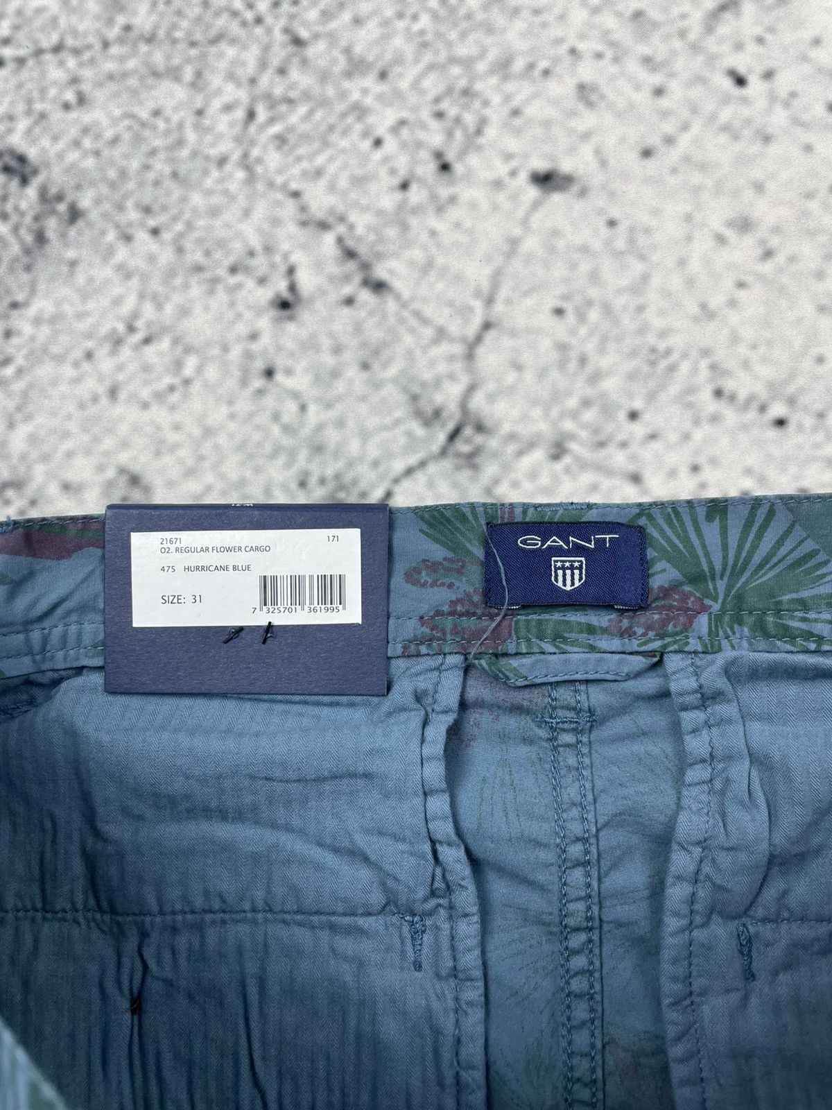 Gant (Men’s) GANT W31 – Flower Cargo Shorts, Regular Fit Summer Size US 31 - 3 Thumbnail