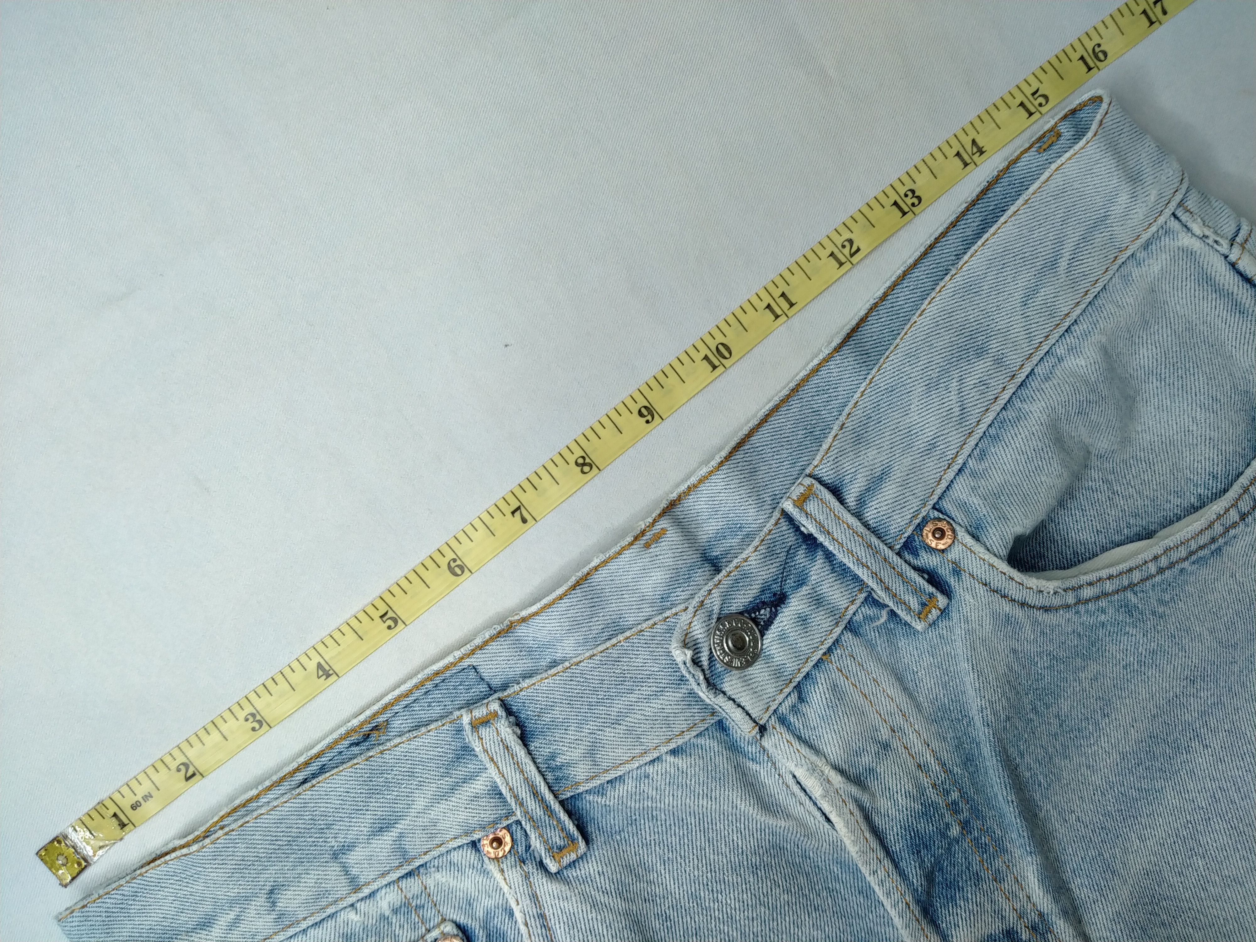 Levi's 90s Light Blue Wash Vintage Levi's 501xx Denim -JN809 Size US 31 - 4 Thumbnail