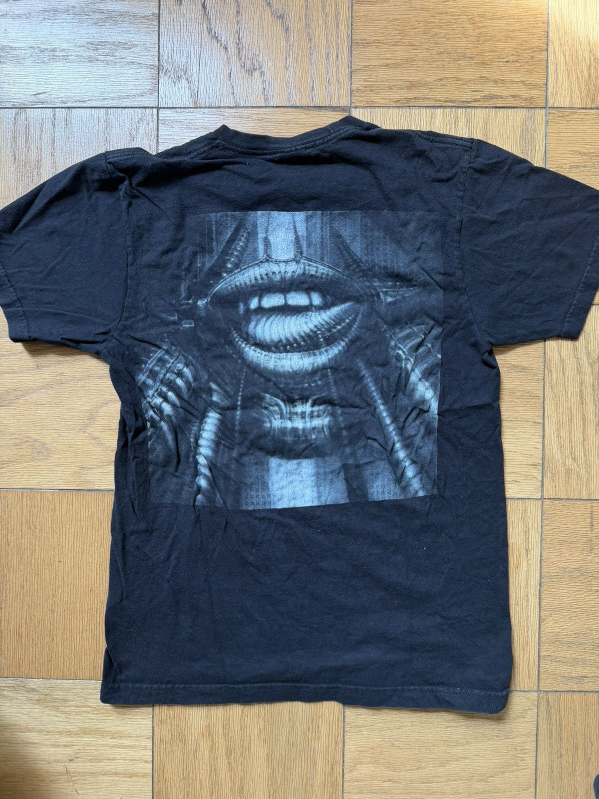 Supreme Supreme HR Giger Tee Size US M / EU 48-50 / 2 - 1 Thumbnail