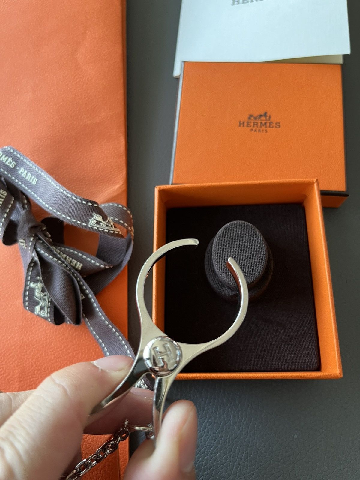 Hermes Brand New Hermes Scarf or Glove Clip Size ONE SIZE - 10 Thumbnail