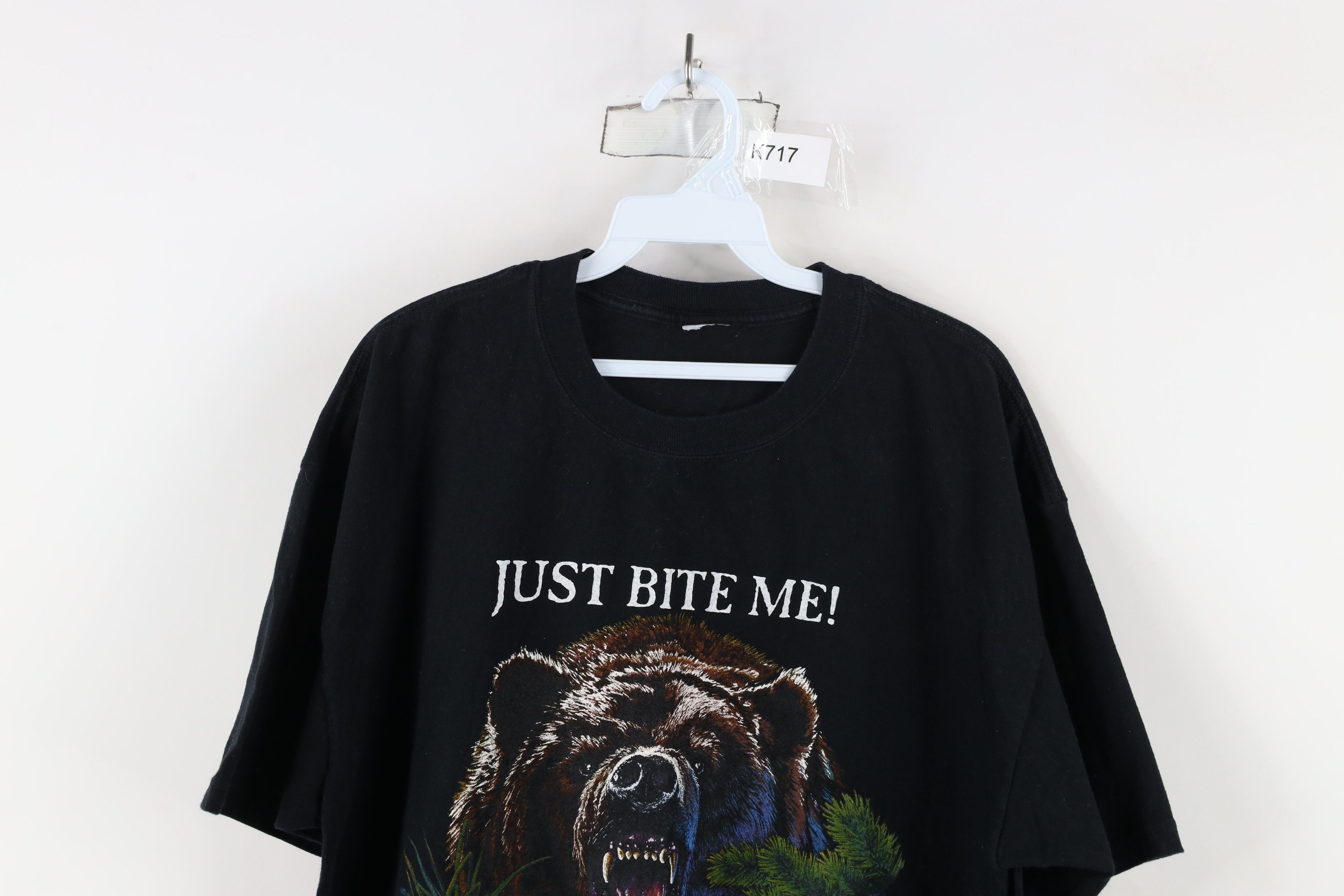 Vintage Vintage 90s Streetwear Bite Me Nature Bear T-Shirt Black Size US L / EU 52-54 / 3 - 2 Thumbnail