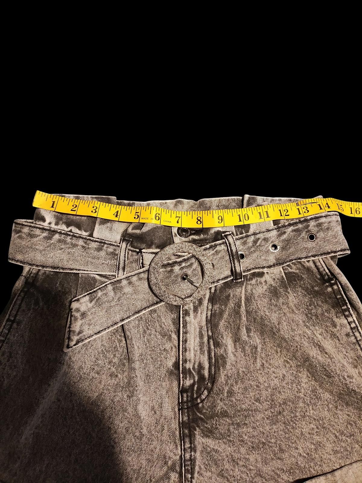 Forever 21 Forever 21 High Waist Paperbag Denim Shorts with Belt Size 32" / US 10 / IT 46 - 4 Thumbnail