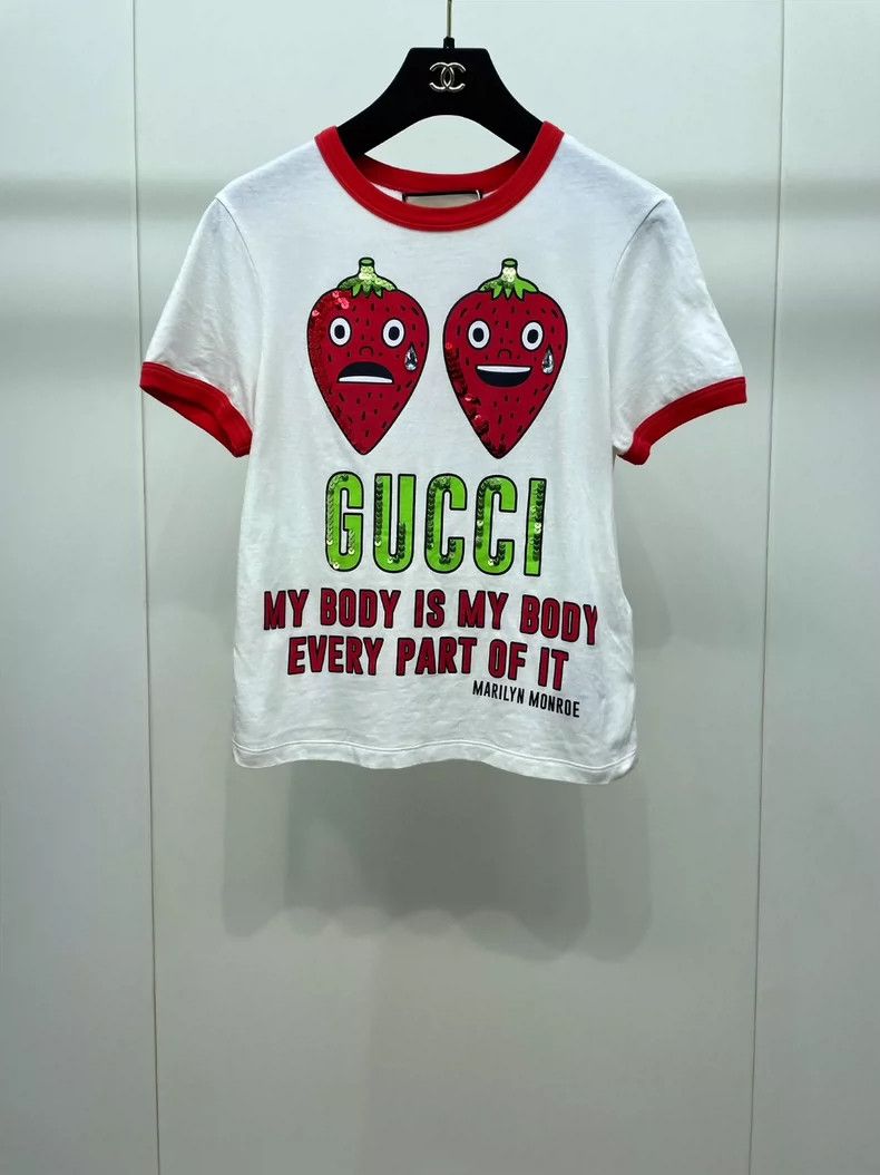Gucci Gucci Strawberry sequin short-sleeved T-shirt 2504-Nextarro Size XS / US 0-2 / IT 36-38 - 1 Thumbnail