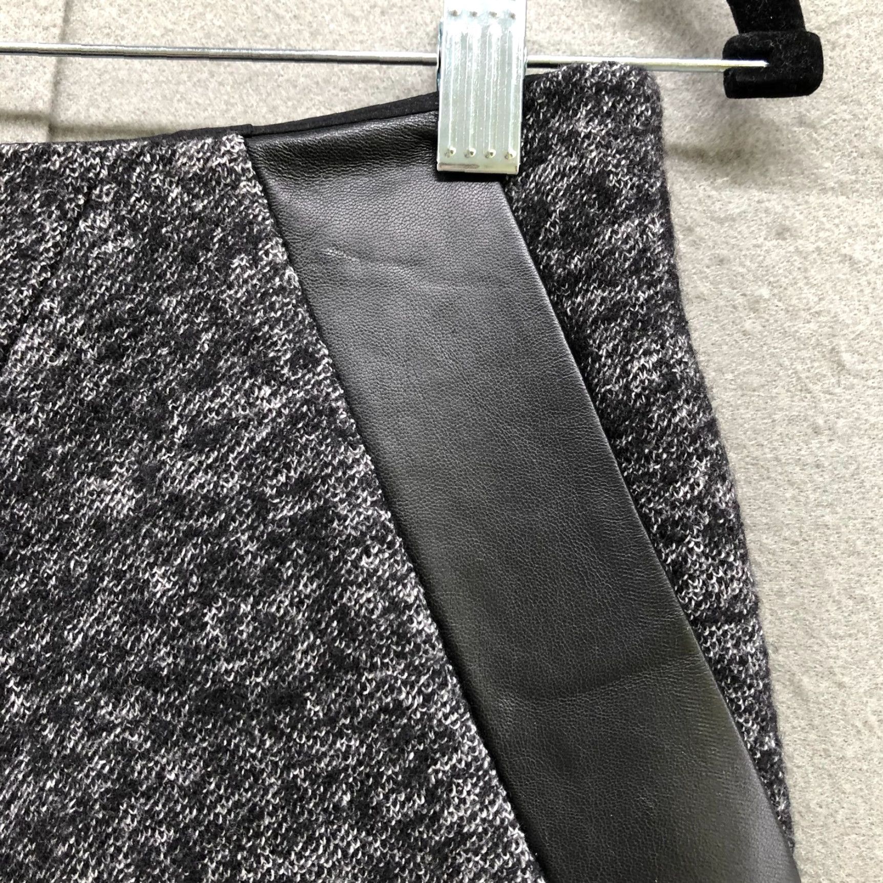 Vintage NWT Cut25 Leather Wool Blend Mini Skirt Size 10 Black Gray Mixed Media Edgy Rock Womens Skirt Short Zipper Size 32" / US 10 / IT 46 - 5 Thumbnail