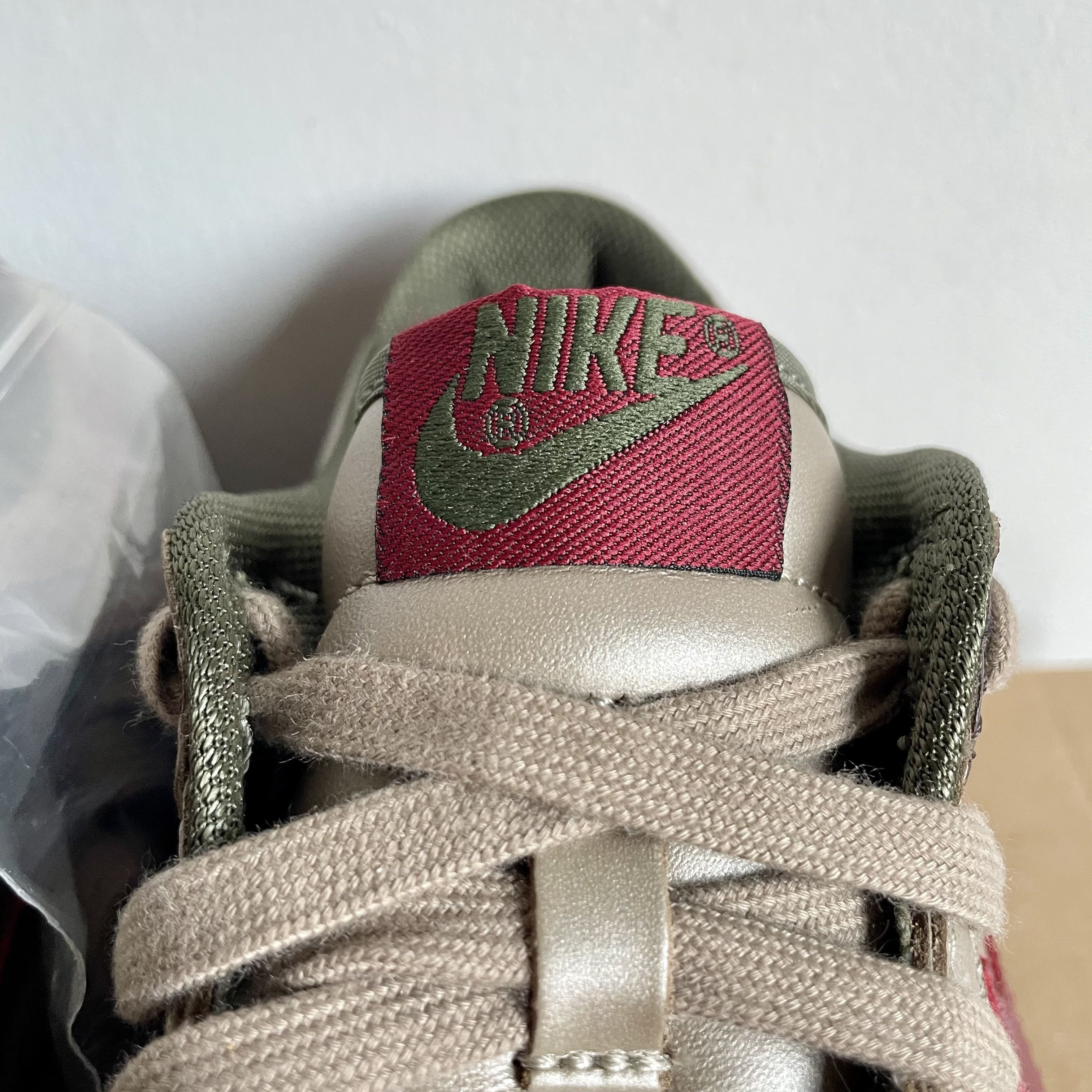 Nike 2006 Nike Dunk Low Wmns Met Zink/Team Red-Army Size US 8 / IT 38 - 5 Thumbnail