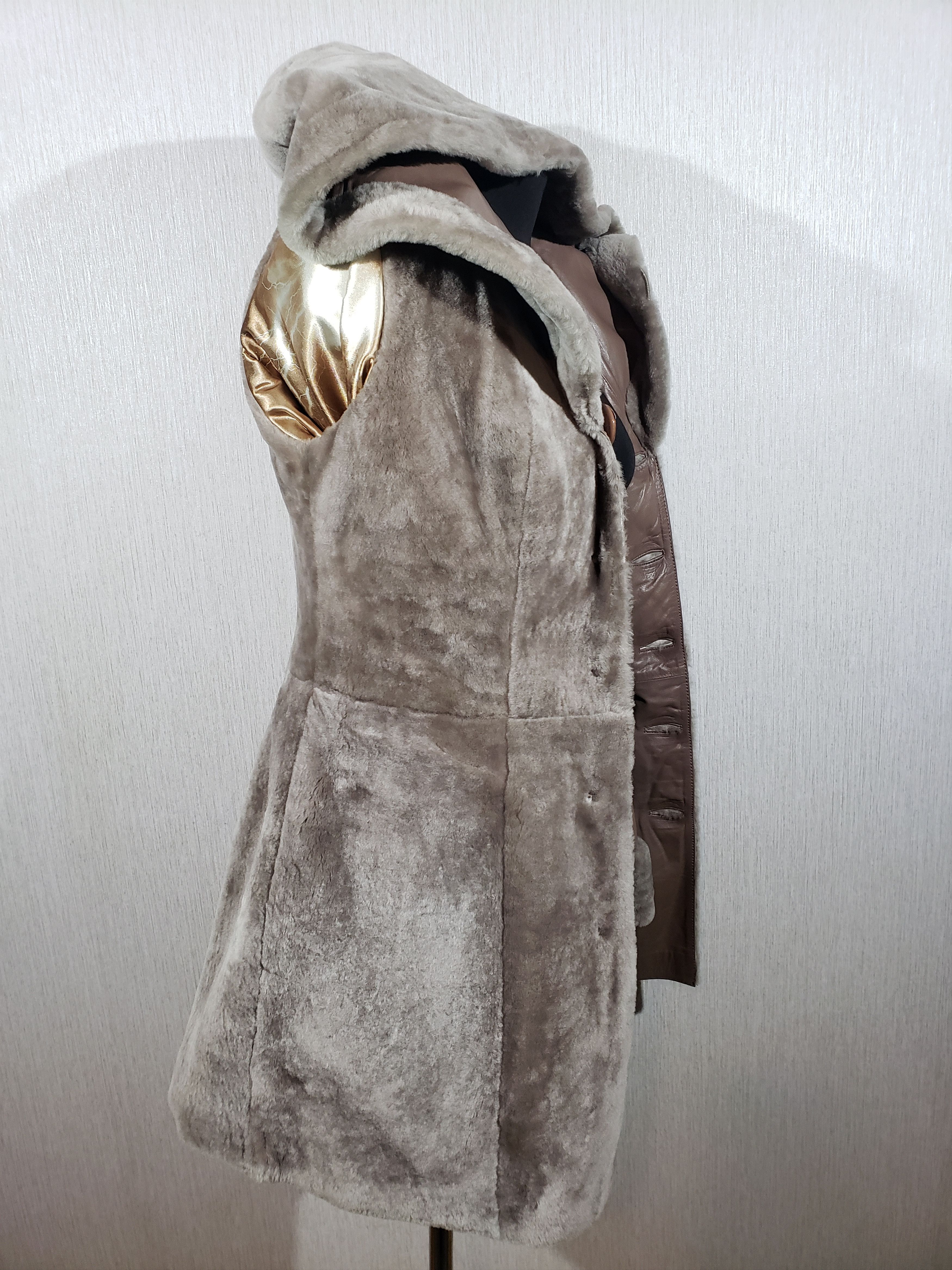 Other Wonderful women's warm fur jacket with a hood. Size M / US 6-8 / IT 42-44 - 8 Thumbnail