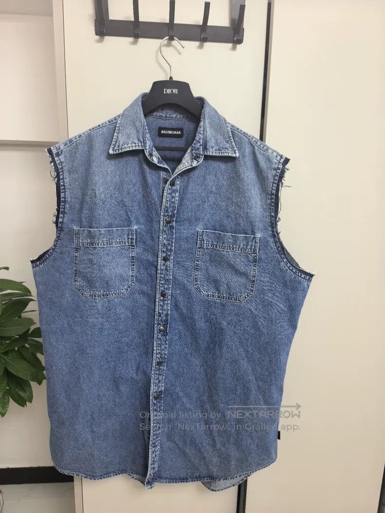 Balenciaga Balenciaga Washed Distressed Vest Size XS / US 0-2 / IT 36-38 - 1 Thumbnail