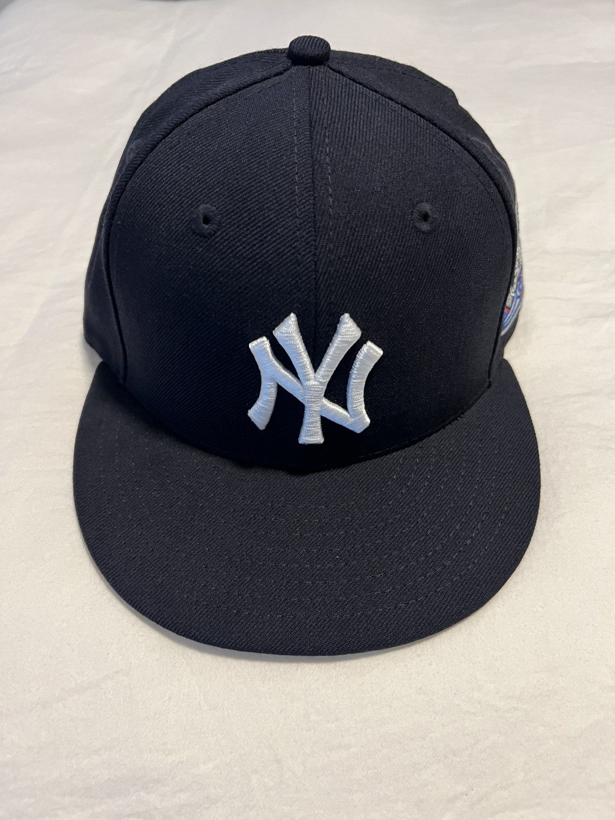 New Era Yankees 2000 World Series Fitted Size ONE SIZE - 1 Thumbnail