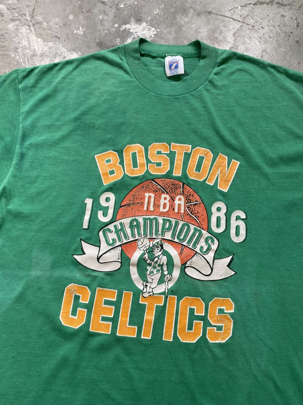 NBA Vintage 1986 Boston Celtics NBA Team Shirt Size US XL / EU 56 / 4 - 4 Thumbnail
