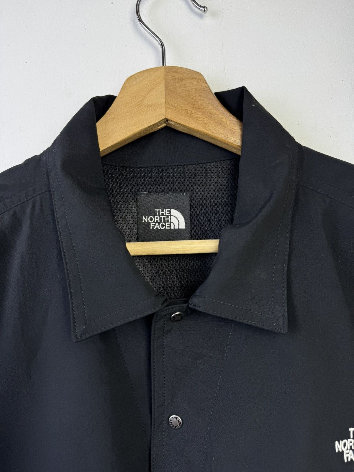 The North Face The North Face short-sleeve button-up technical shirt Size US XL / EU 56 / 4 - 5 Thumbnail
