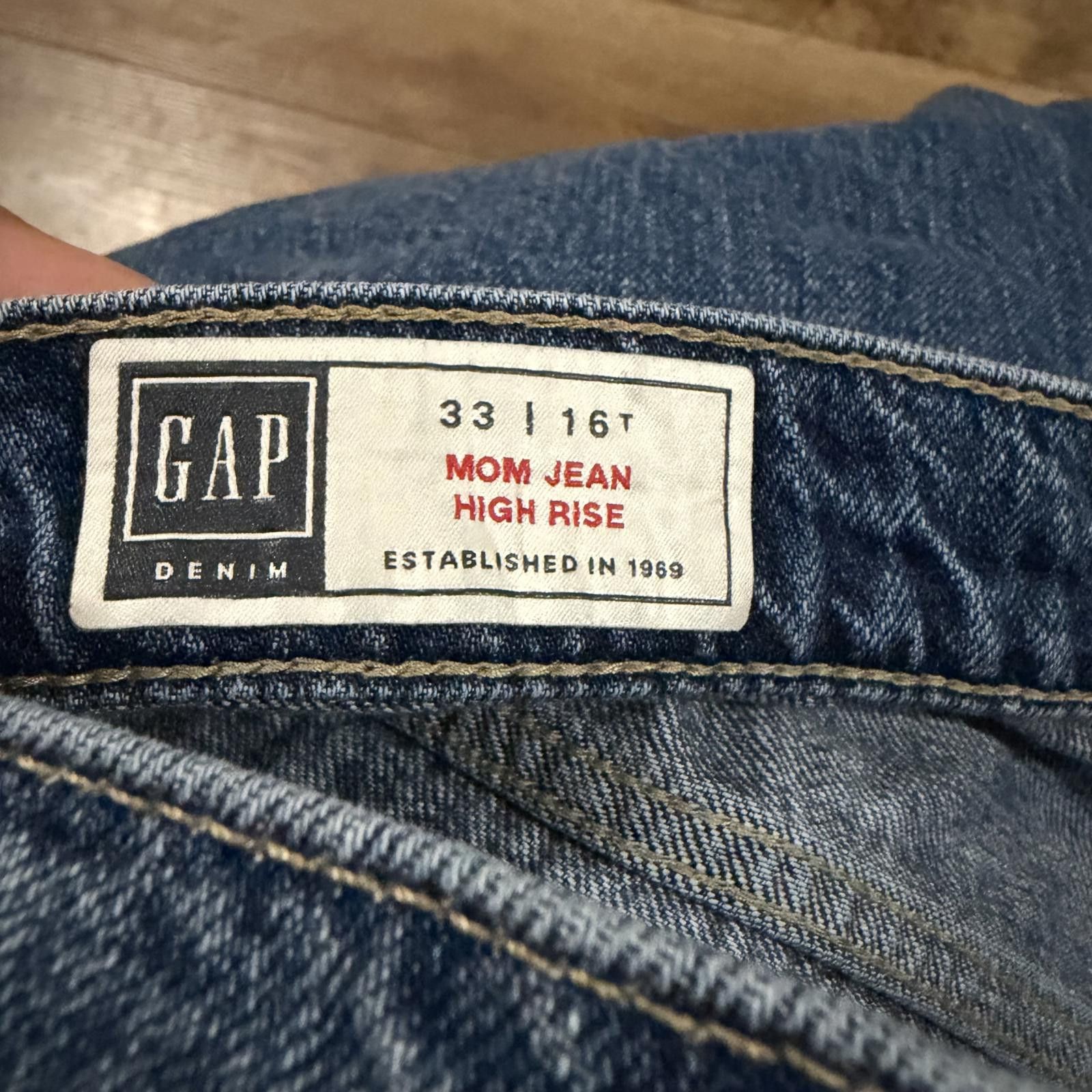 Gap Gap Denim Mom Jean High Rise Size 33 Size 33" - 4 Thumbnail