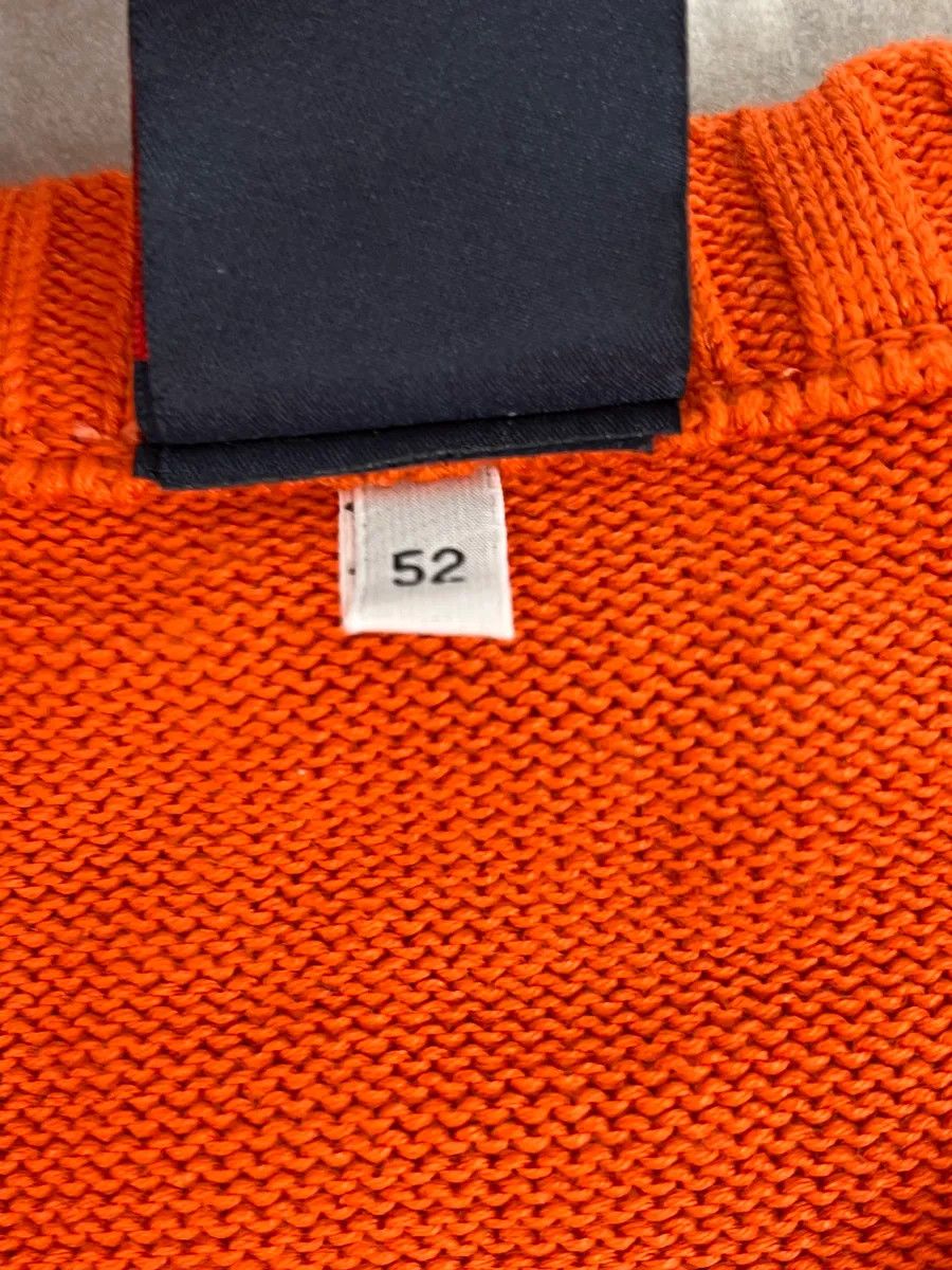 Dolce & Gabbana 1990s Dolce & Gabbana Orange V Neck Wool Sweater Size US M / EU 48-50 / 2 - 8 Thumbnail