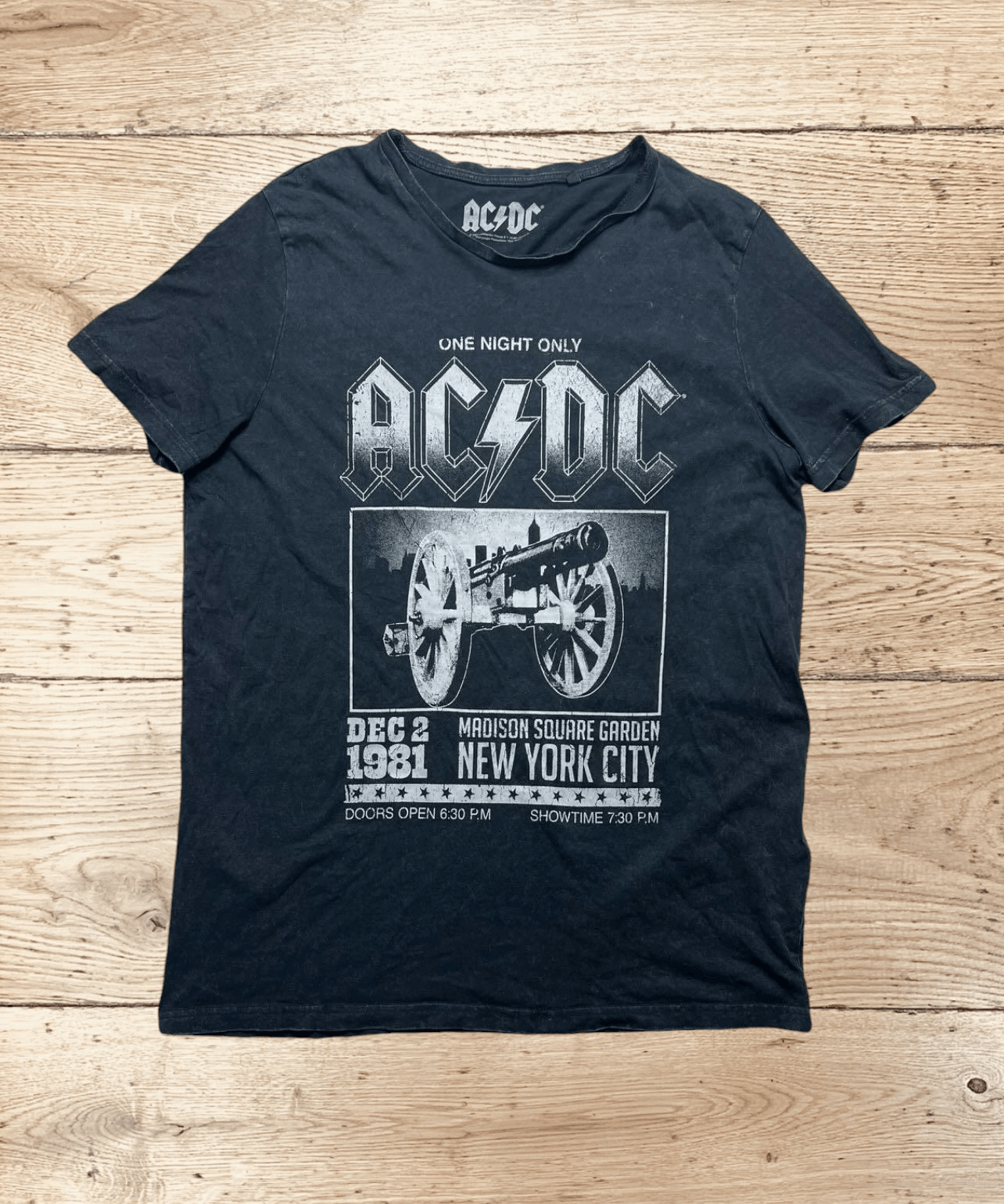 AC/DC Vintage AC/DC Madison Square Garden band tee 90s Size US M / EU 48-50 / 2 - 1 Thumbnail