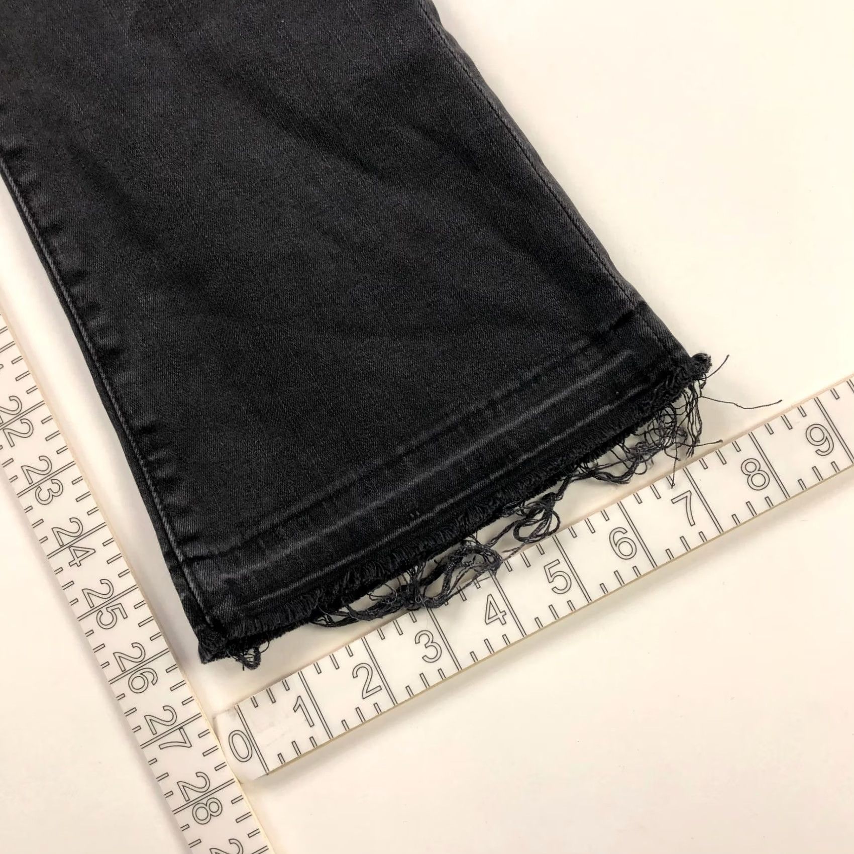 Frame FRAME Jeans Le Crop Mini Boot 26 Black Mid Rise Cut Off (Fits 26W 26L) HRJ Size 26" / US 2 / IT 38 - 6 Thumbnail