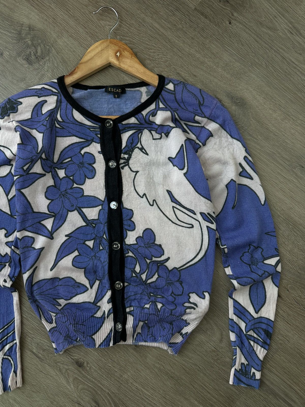 Escada Vintage Escada Flowers Blue Sweater Cardigan Size US XS / EU 42 / 0 - 6 Thumbnail