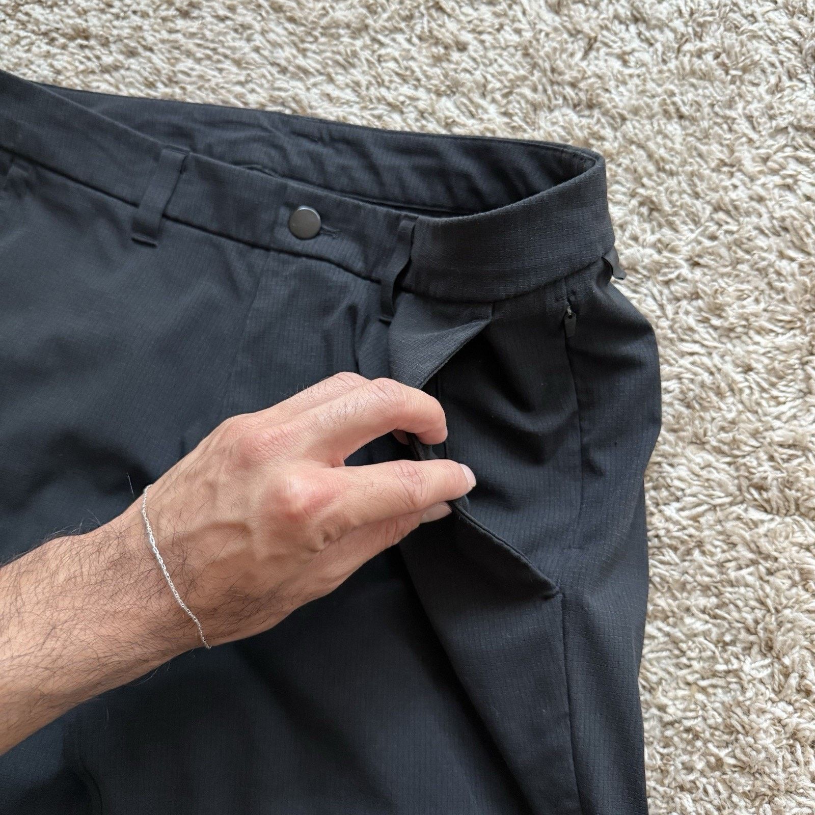 Lululemon LuluLemon Slim Fit ABC Pants Black Athletic Men’s Size 31 Size US 31 - 3 Thumbnail