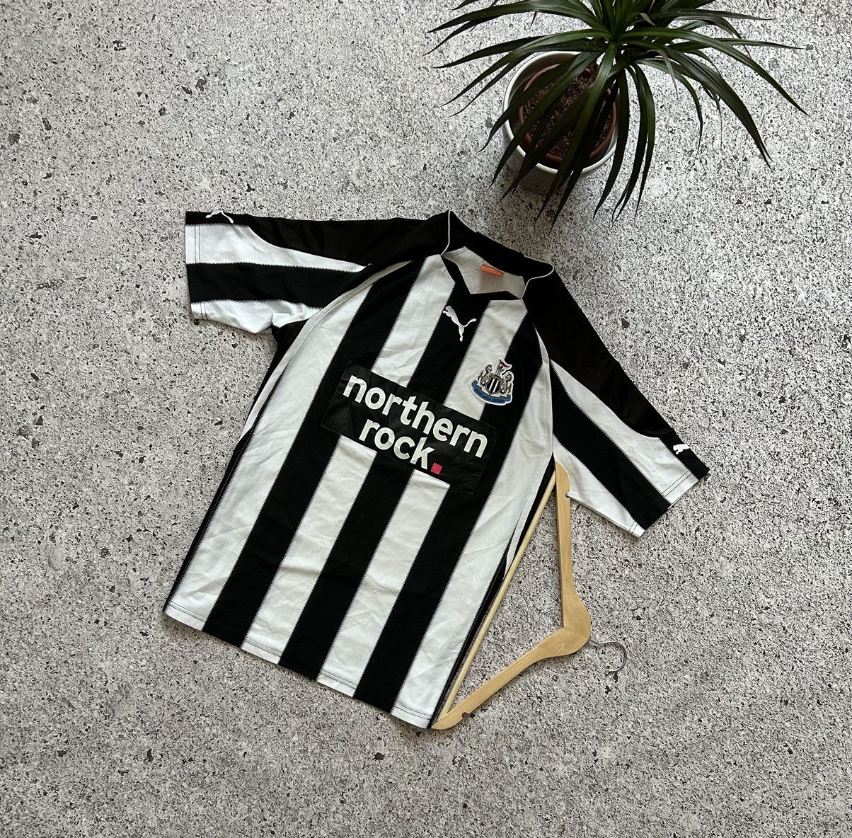 Puma × Vintage Vintage Puma Newcastle United 2010 2011 Home Soccer Jersey Size US M / EU 48-50 / 2 - 1 Thumbnail
