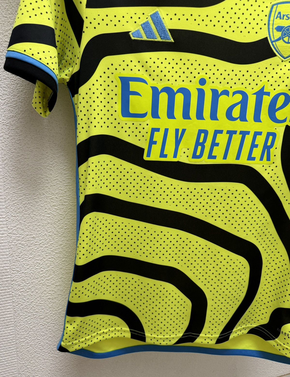 Adidas Arsenal London adidas soccer jersey 2023 S Size US S / EU 44-46 / 1 - 4 Thumbnail