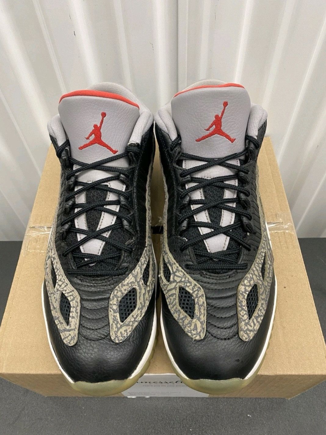 Jordan Brand NIKE AIR JORDAN 11 RETRO LOW IE BLACK CEMENT SIZE 11 Size US 11 / EU 44 - 2 Thumbnail