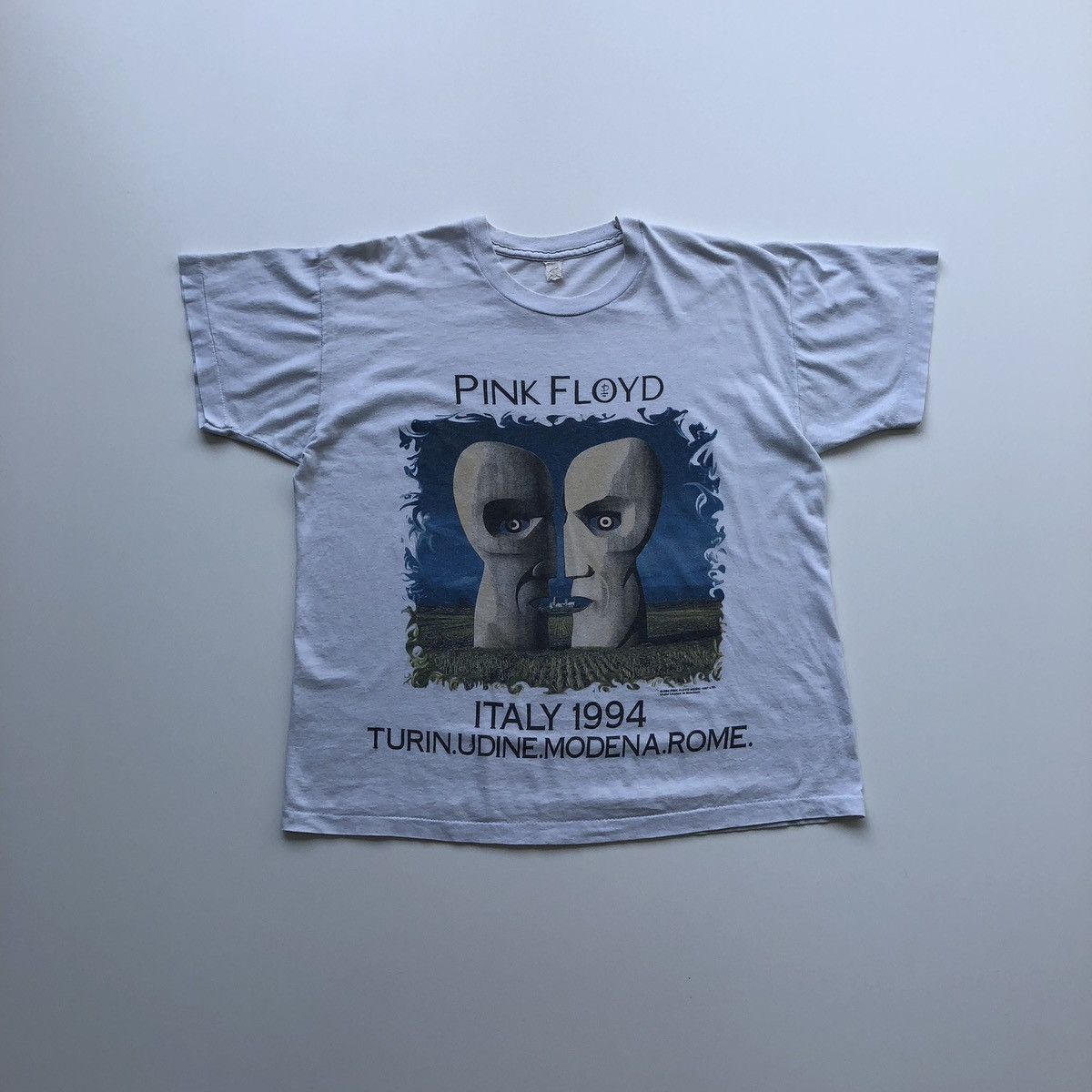 Pink Floyd Pink Floyd 1994 Italy Tour The Division Bell 90’s T-Shirt Size US S / EU 44-46 / 1 - 1 Thumbnail