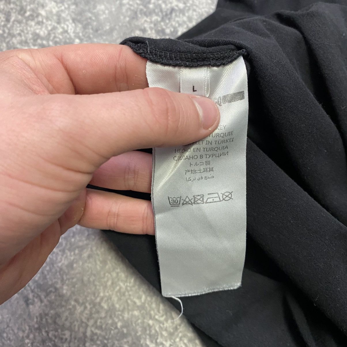 MCQ Luxury MCQ Alexander McQueen Big Logo y2k designer tee sizeL Size US L / EU 52-54 / 3 - 8 Thumbnail