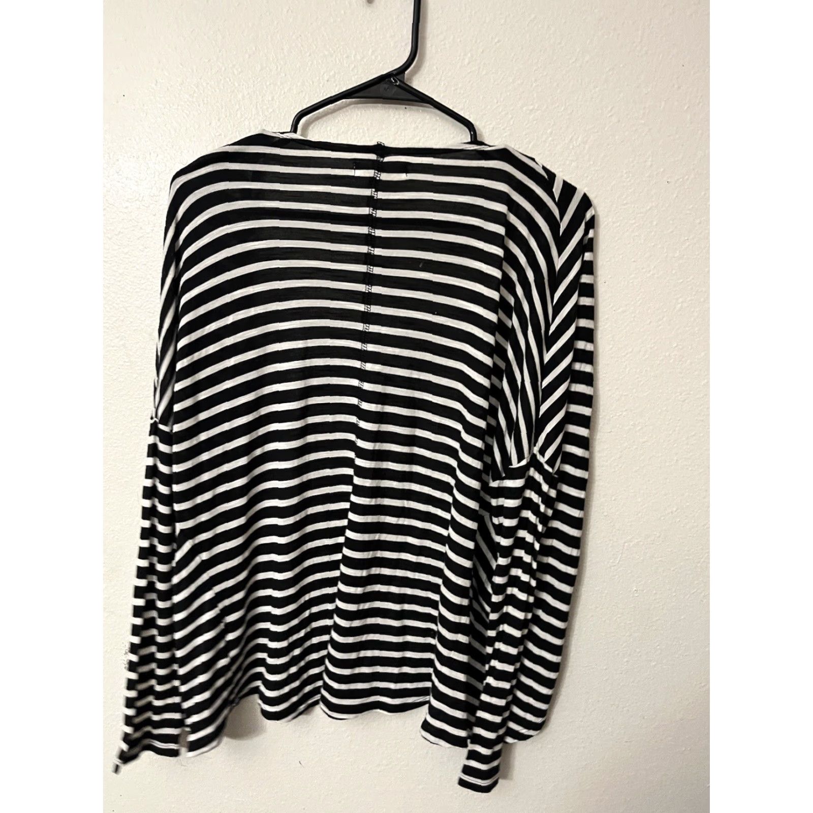 Aeropostale VINTAGE Aeropostale Women's Cardigan Bohemian Long Sleeve XS Black White Striped Cotton Sweater Department Women Size XS / US 0-2 / IT 36-38 - 2 Thumbnail