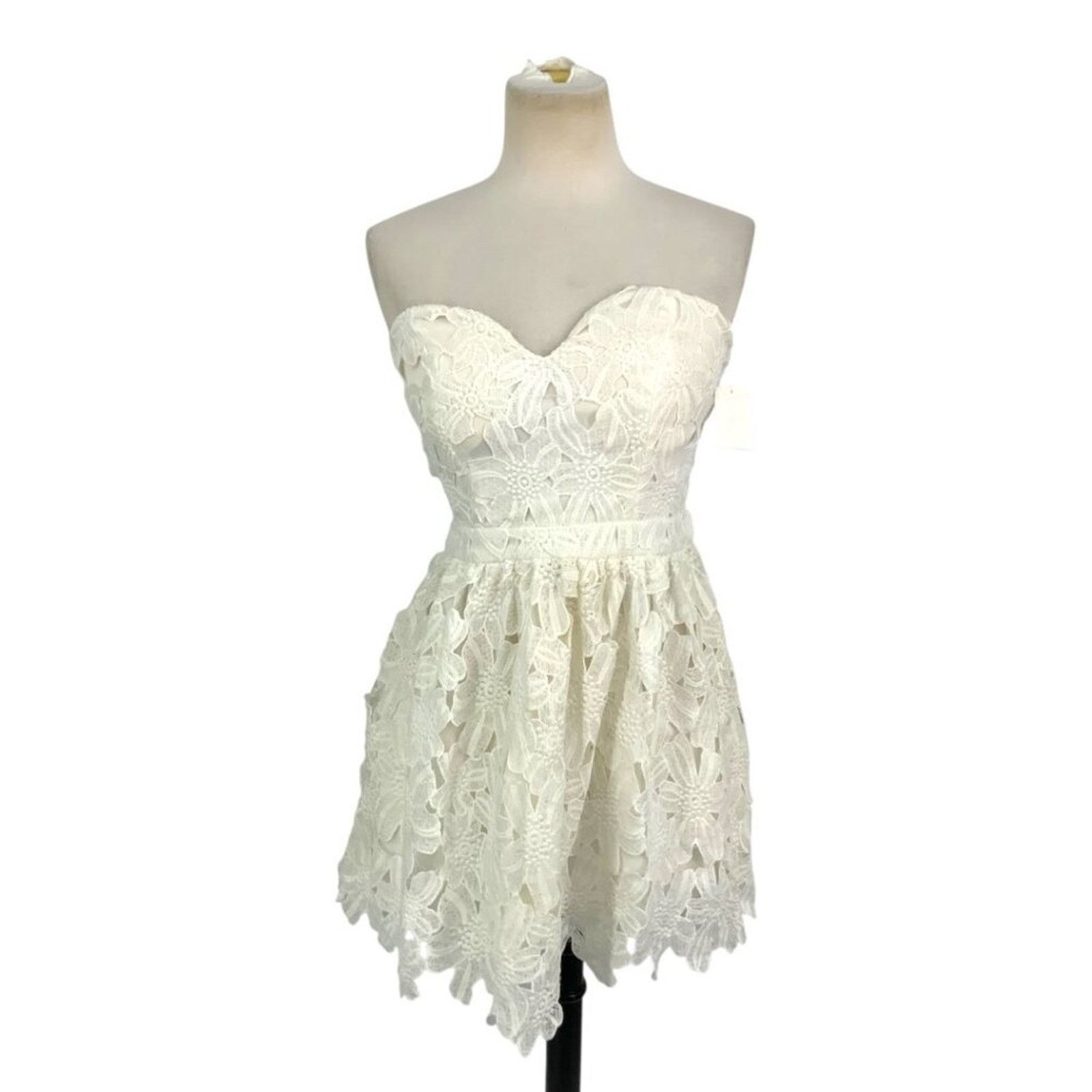 Other White Floral Applique Strapless Mini Dress Size Small NWOT Size S / US 4 / IT 40 - 1 Thumbnail